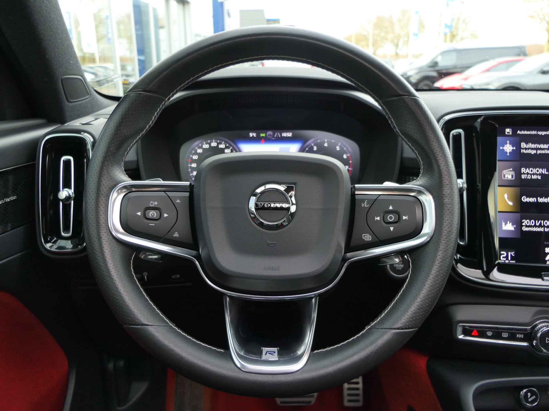 Volvo XC40 T3 R-Design | Panoramadak | Harman/Kardon | Adaptieve Cruise | BLIS | Camera | Elektrische Achterklep | Keyless | Dynamische LED - 25/42