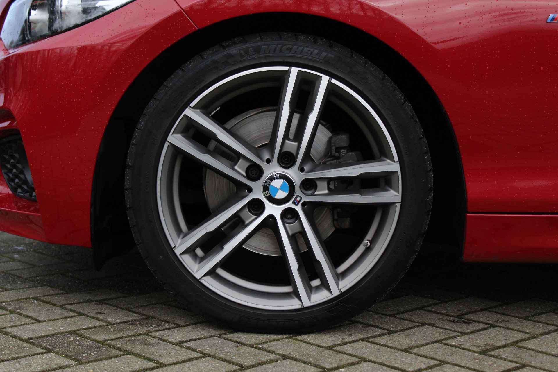 BMW 2 Serie Cabrio 220i M Sport Automaat / Sportstoelen / LED / M Sportonderstel / PDC voor + achter / Stoelverwarming - 12/32