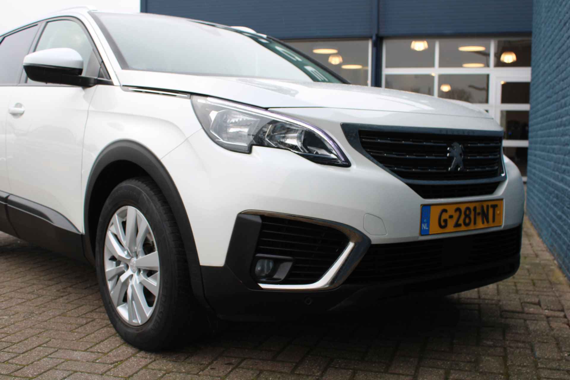 Peugeot 5008 SUV 1.2 PureTech 130pk Blue Lease Executive 7p | Navigatie | Bluetooth | Apple carplay | Lichtmetaal | Trekhaak | Parelmoer | - 7/27