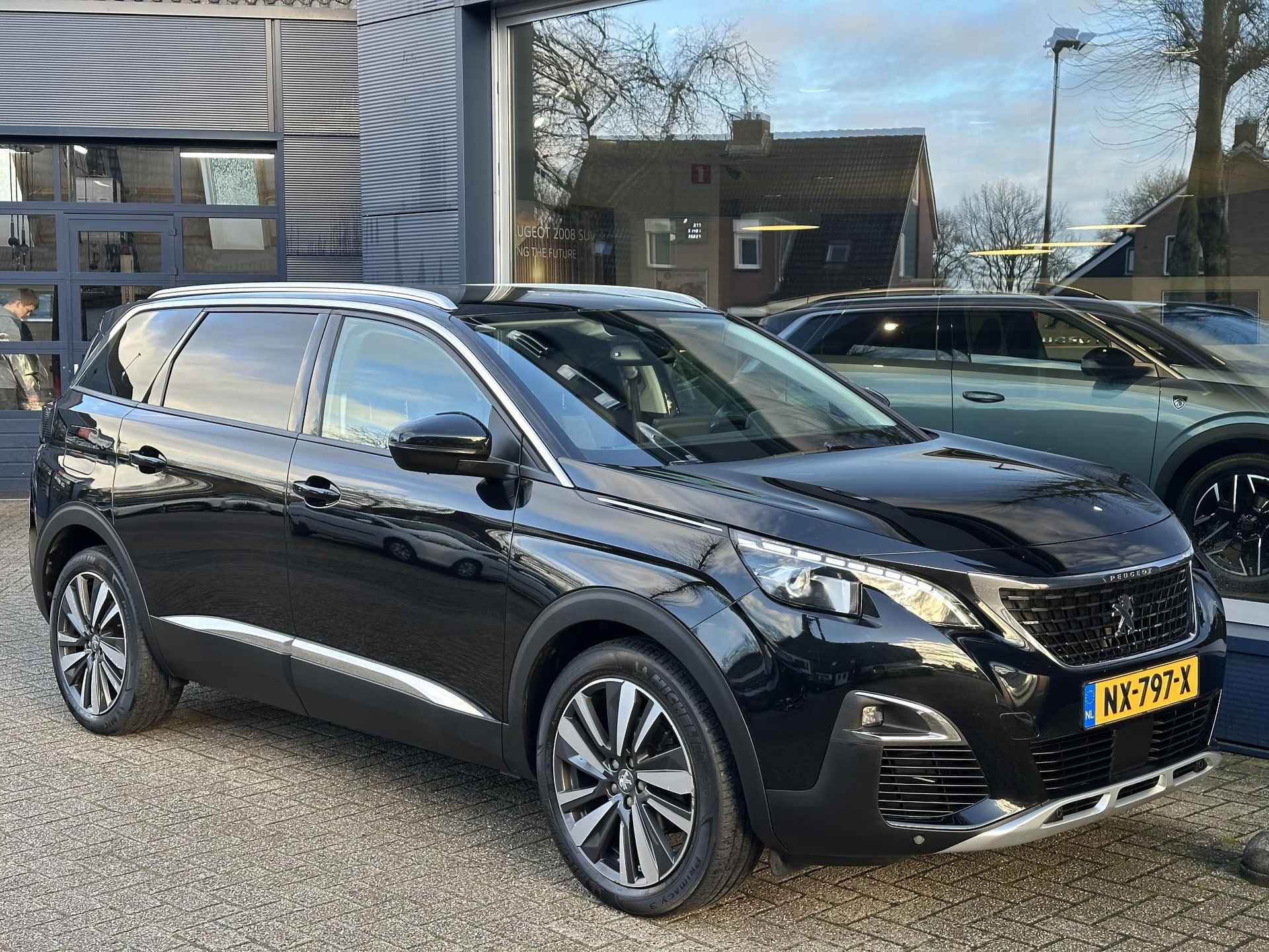 Peugeot 5008 1.2 Turbo 130 PK Allure | Zeer complete uitvoering | Nieuw Geleverd | Full LED Verlichting | Trekhaak 1100 KG | Navigatie | 7 - Zitplaatsen | GT Uitlaatsierstukken | Cruise & Climate Control | 19 Inch Lichtmetalen Velgen | Dakrails - 6/59