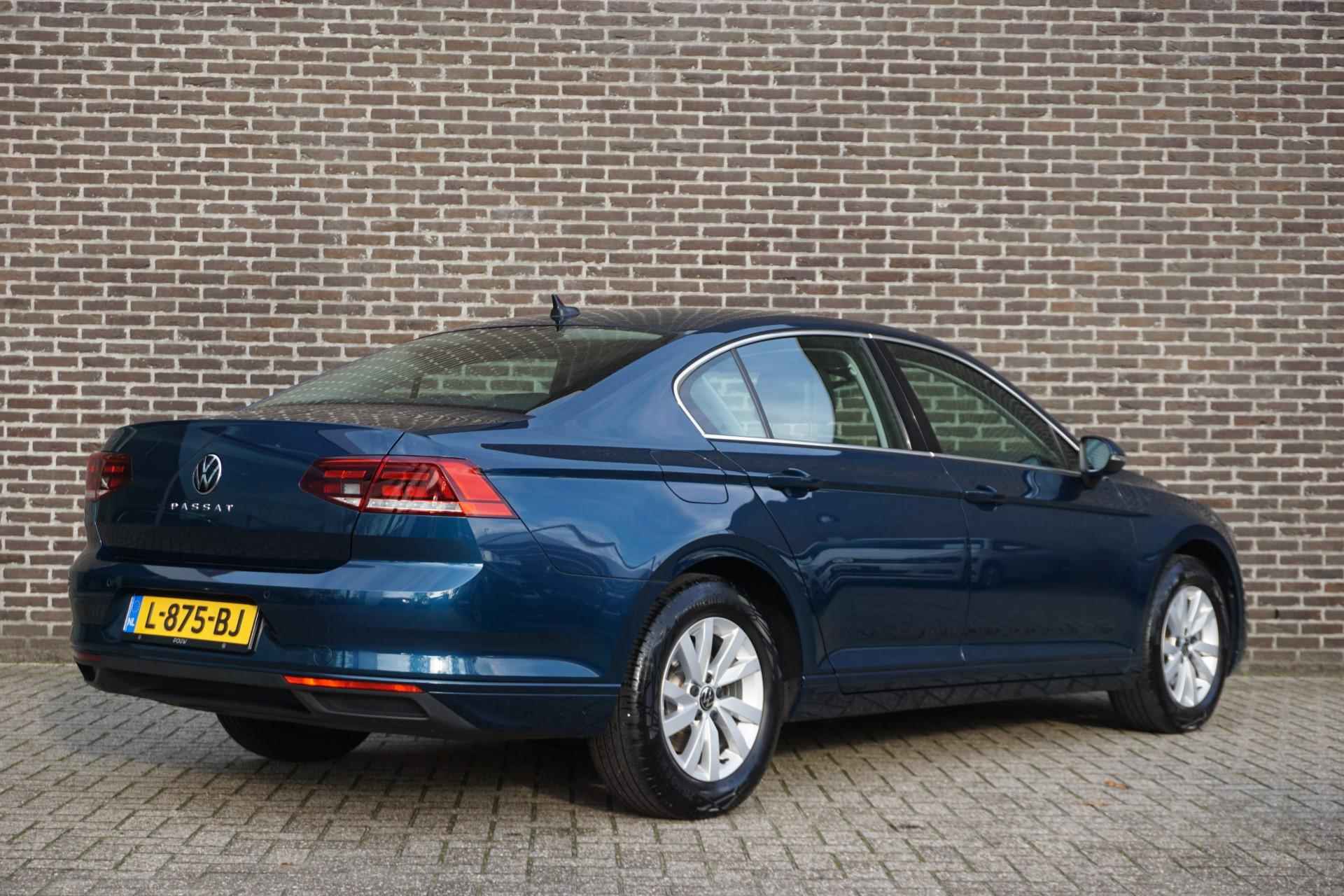 Volkswagen Passat 1.5 TSI 150pk Business | Navigatie | Climatronic | Ergonomische bestuurdersstoel - 2/41