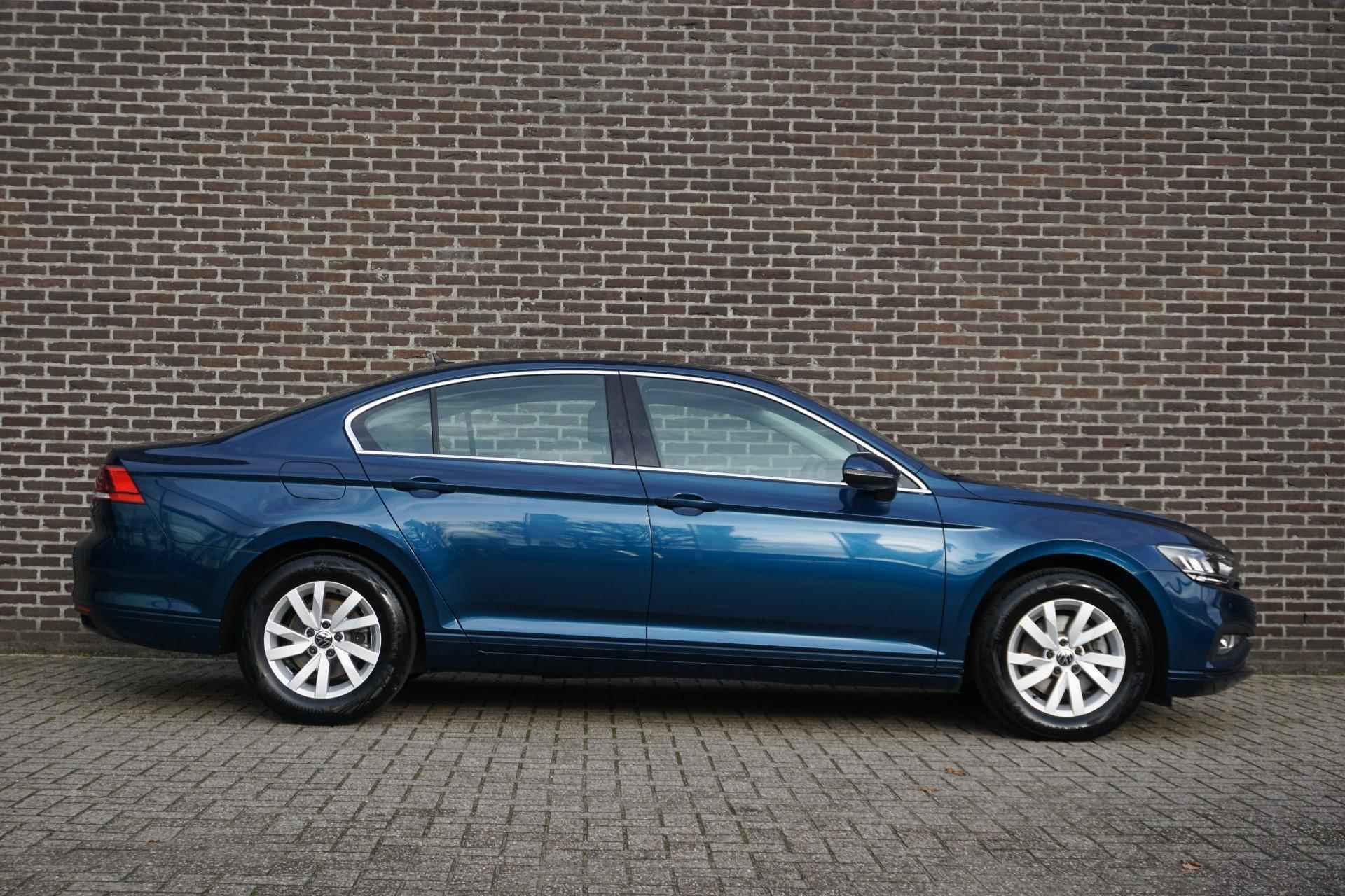 Volkswagen Passat 1.5 TSI 150pk Business | Navigatie | Climatronic | Ergonomische bestuurdersstoel - 3/41