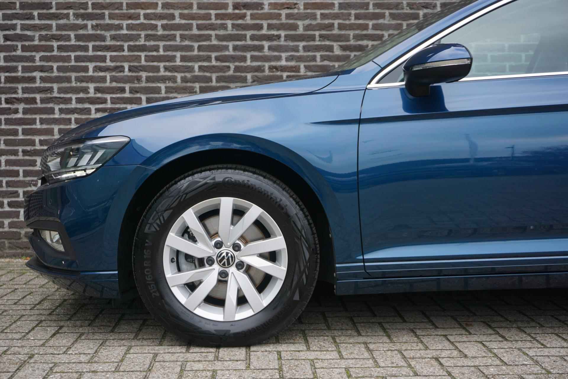 Volkswagen Passat 1.5 TSI 150pk Business | Navigatie | Climatronic | Ergonomische bestuurdersstoel - 11/41