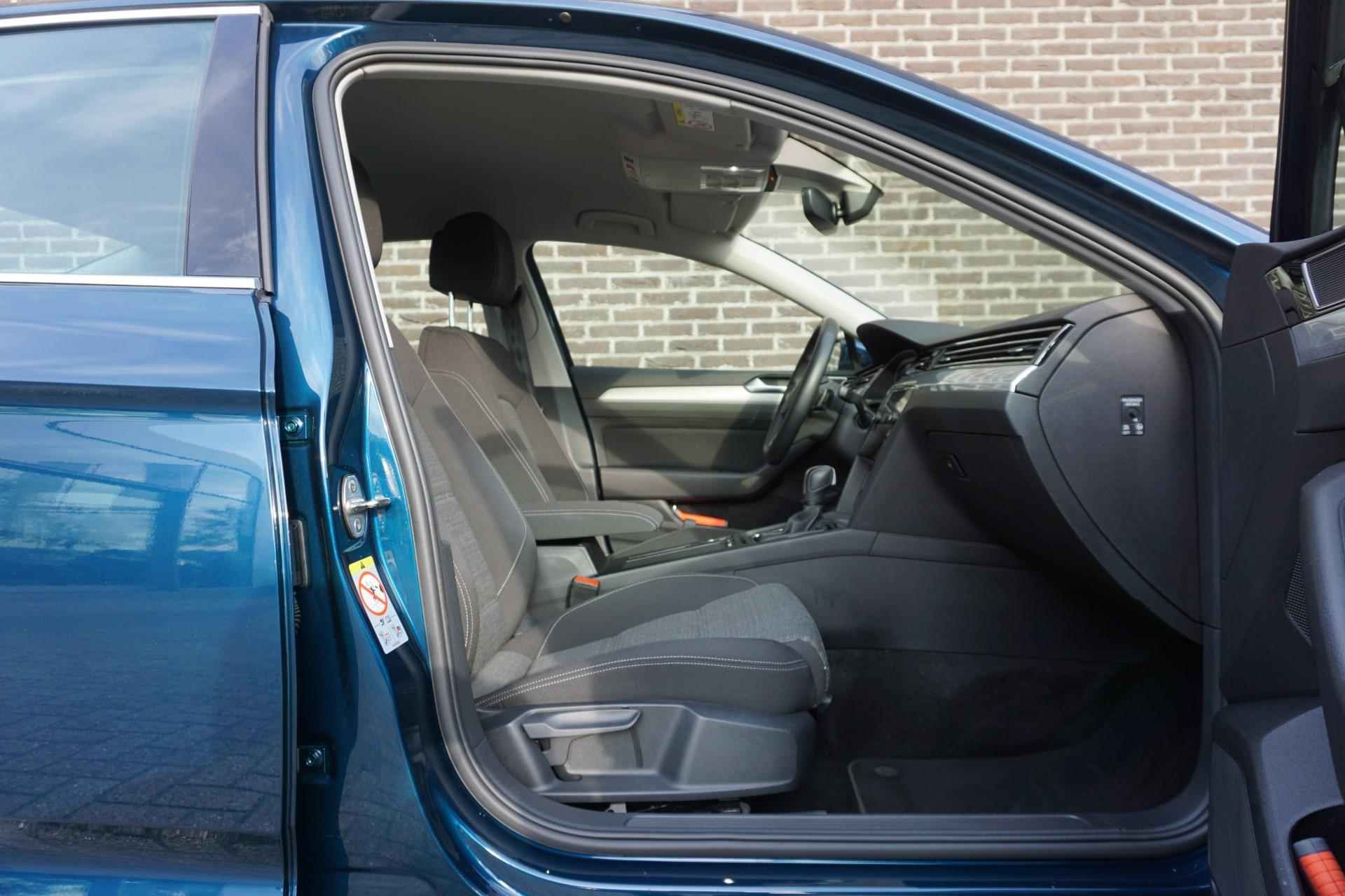 Volkswagen Passat 1.5 TSI 150pk Business | Navigatie | Climatronic | Ergonomische bestuurdersstoel - 21/41