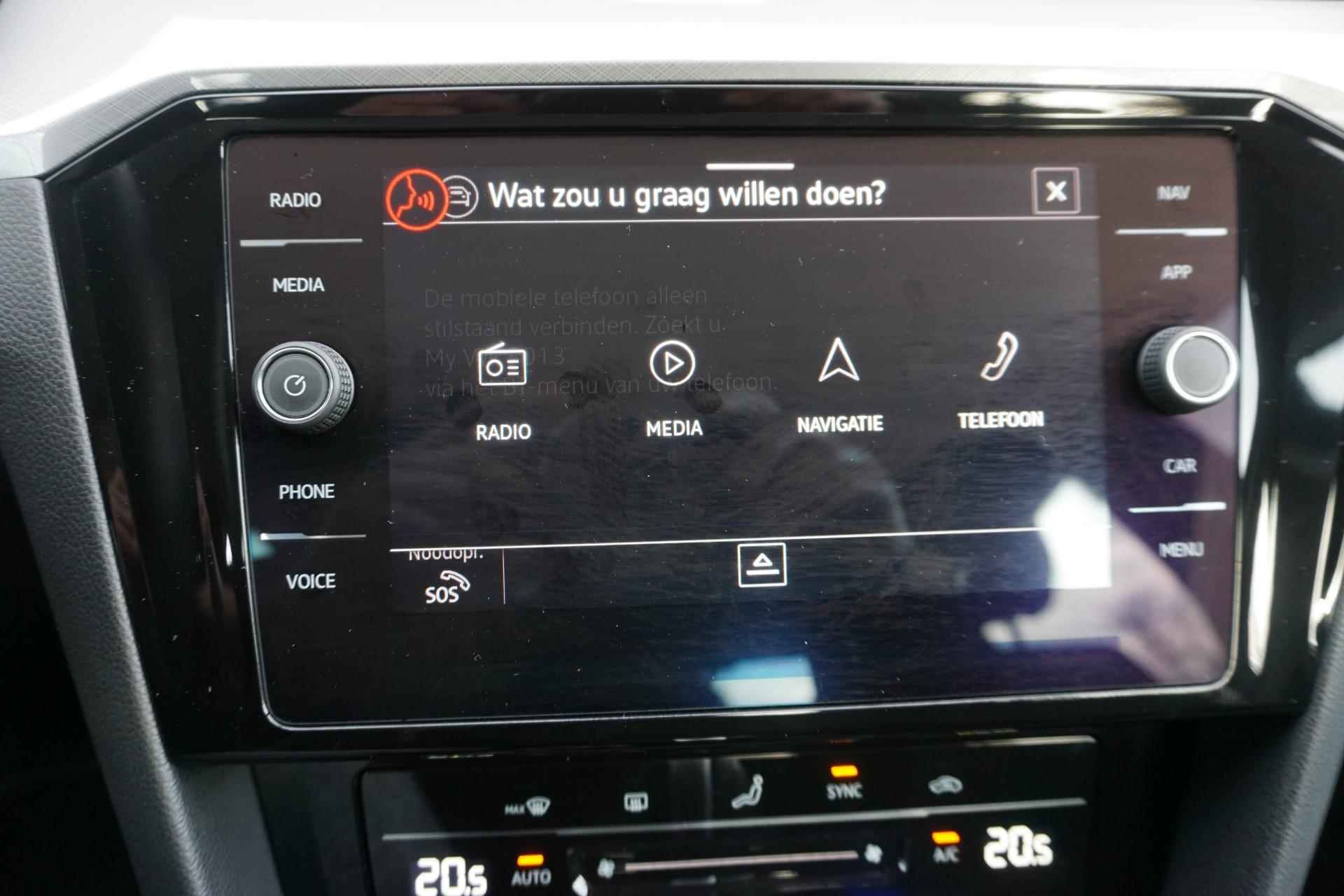 Volkswagen Passat 1.5 TSI 150pk Business | Navigatie | Climatronic | Ergonomische bestuurdersstoel - 30/41