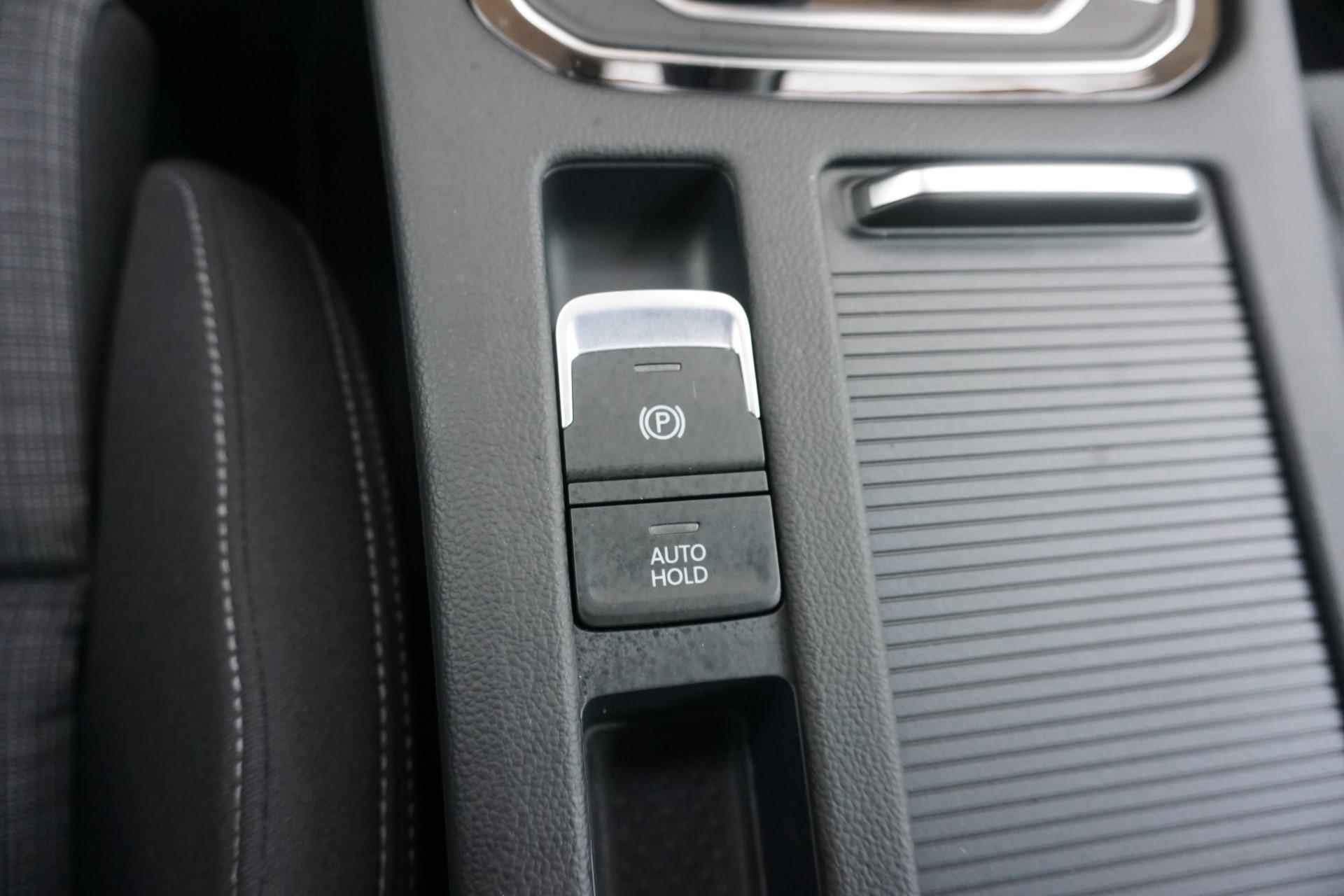 Volkswagen Passat 1.5 TSI 150pk Business | Navigatie | Climatronic | Ergonomische bestuurdersstoel - 36/41