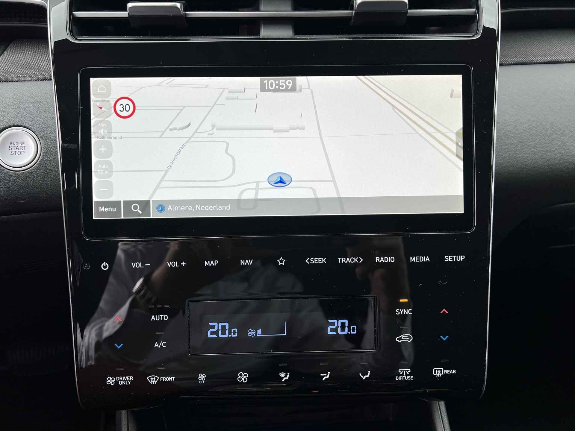 Hyundai Tucson 1.6 T-GDI PHEV 265pk Comfort Smart Automaat | Climata | Camera | Carplay | Keyless | Navigatie | Full - Led | Elek. Klep | Winte - 25/30