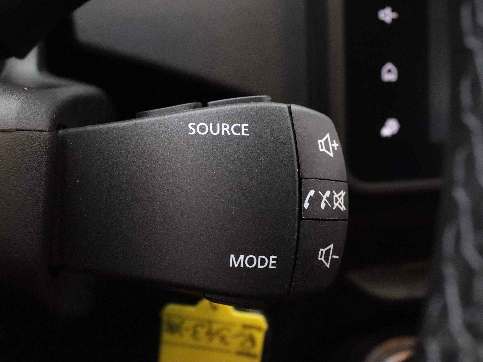 Dacia Duster TCe 150pk Journey EDC/Automaat ALL-IN PRIJS! Camera | Navi | Sidesteps - 23/42