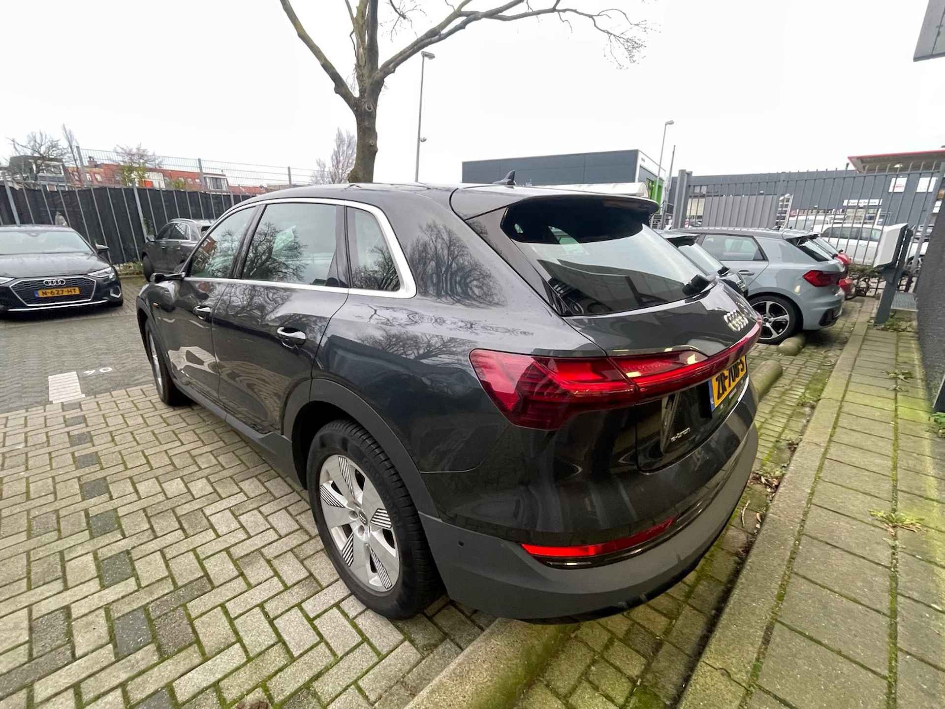 Audi e-tron 55 quattro advanced Pro Line Plus 95 kWh | NL-Auto! | 1e Eigenaar! | Panodak | El. Achterklep | Leder/Alcantara | Adaptive Cruis - 5/8