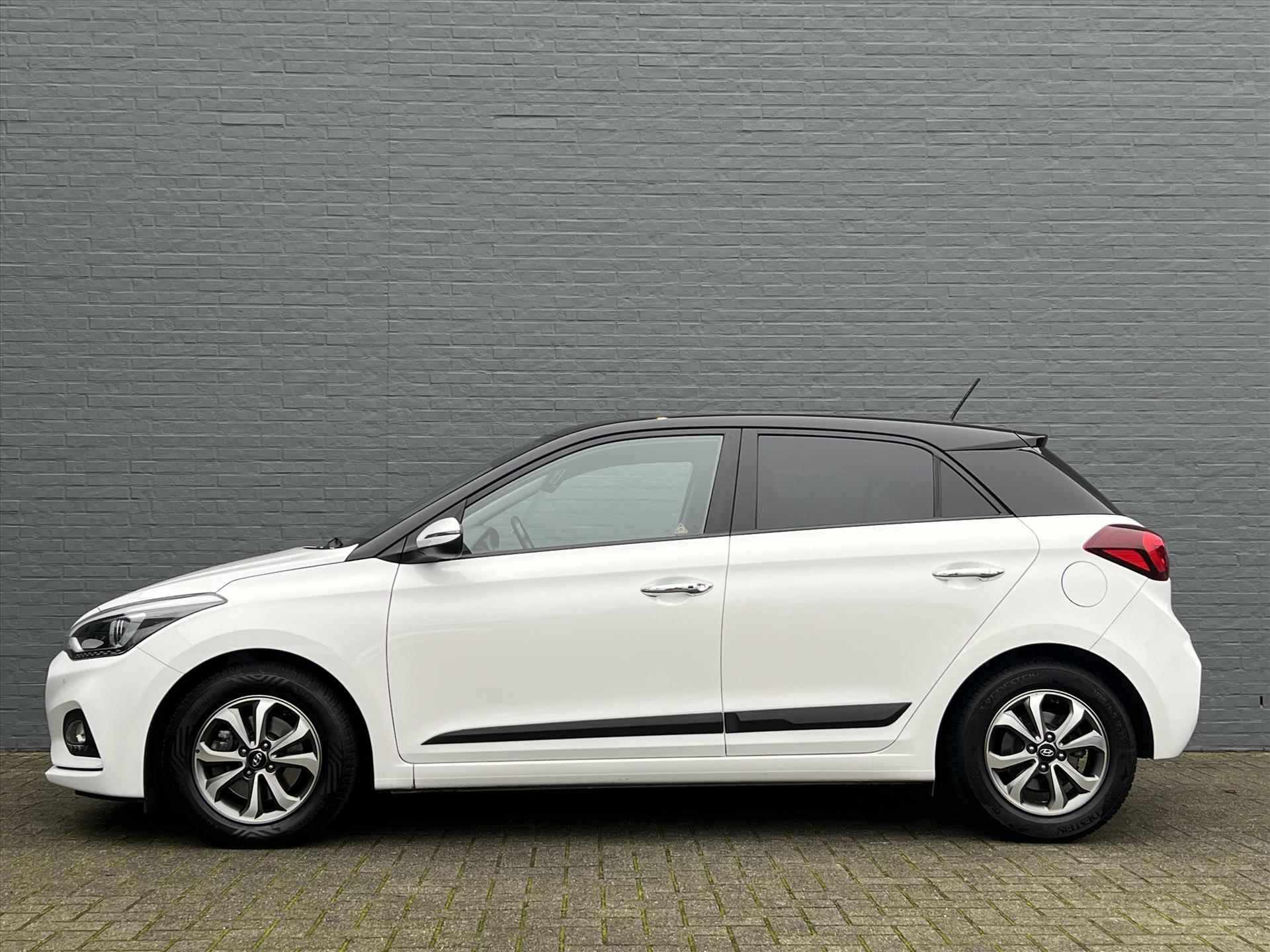 HYUNDAI I20 1.0 T-GDI Blue 100PK Premium | Navigatie | Camera | Cruise Control | Trekhaak | NL-auto Dealer onderhouden | 1e Eigenaar - 3/26