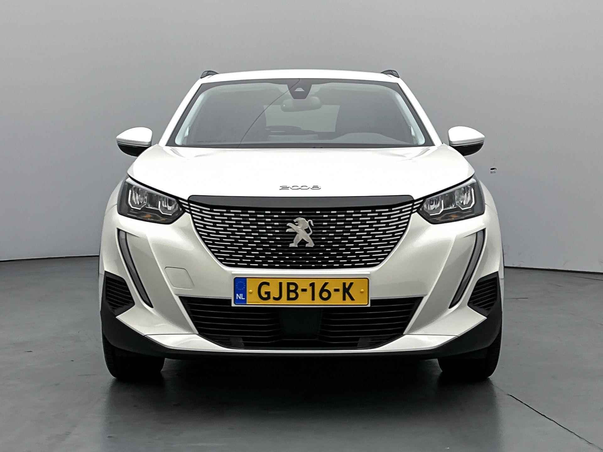 Peugeot 2008 SUV Allure 130pk Automaat | Navigatie via Apple Carplay / Android Auto | Achteruitrijcamera | Led koplampen | Climate Control | Cruise Control | Stoelverwarming | Parkeersensoren | DAB+ radio | Donker getint glas | 17" lichtmetalen velgen | - 4/34