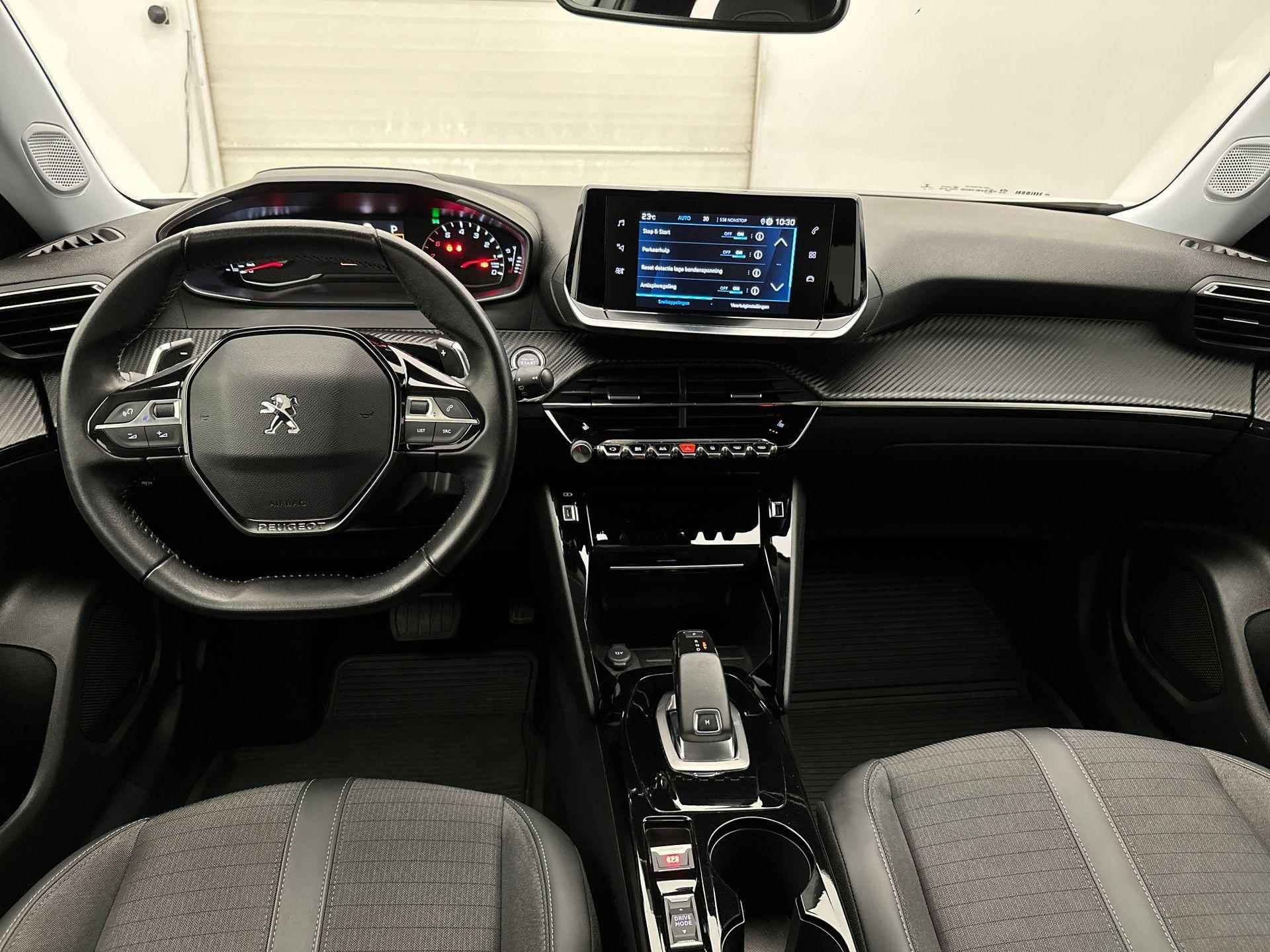 Peugeot 2008 SUV Allure 130pk Automaat | Navigatie via Apple Carplay / Android Auto | Achteruitrijcamera | Led koplampen | Climate Control | Cruise Control | Stoelverwarming | Parkeersensoren | DAB+ radio | Donker getint glas | 17" lichtmetalen velgen | - 12/34