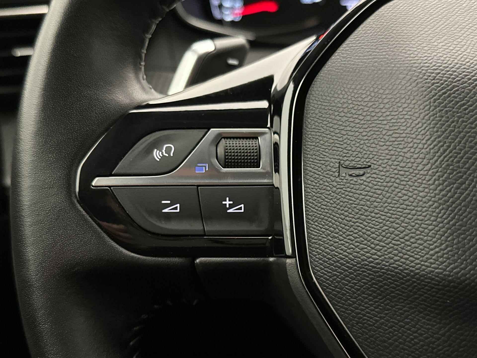 Peugeot 2008 SUV Allure 130pk Automaat | Navigatie via Apple Carplay / Android Auto | Achteruitrijcamera | Led koplampen | Climate Control | Cruise Control | Stoelverwarming | Parkeersensoren | DAB+ radio | Donker getint glas | 17" lichtmetalen velgen | - 19/34