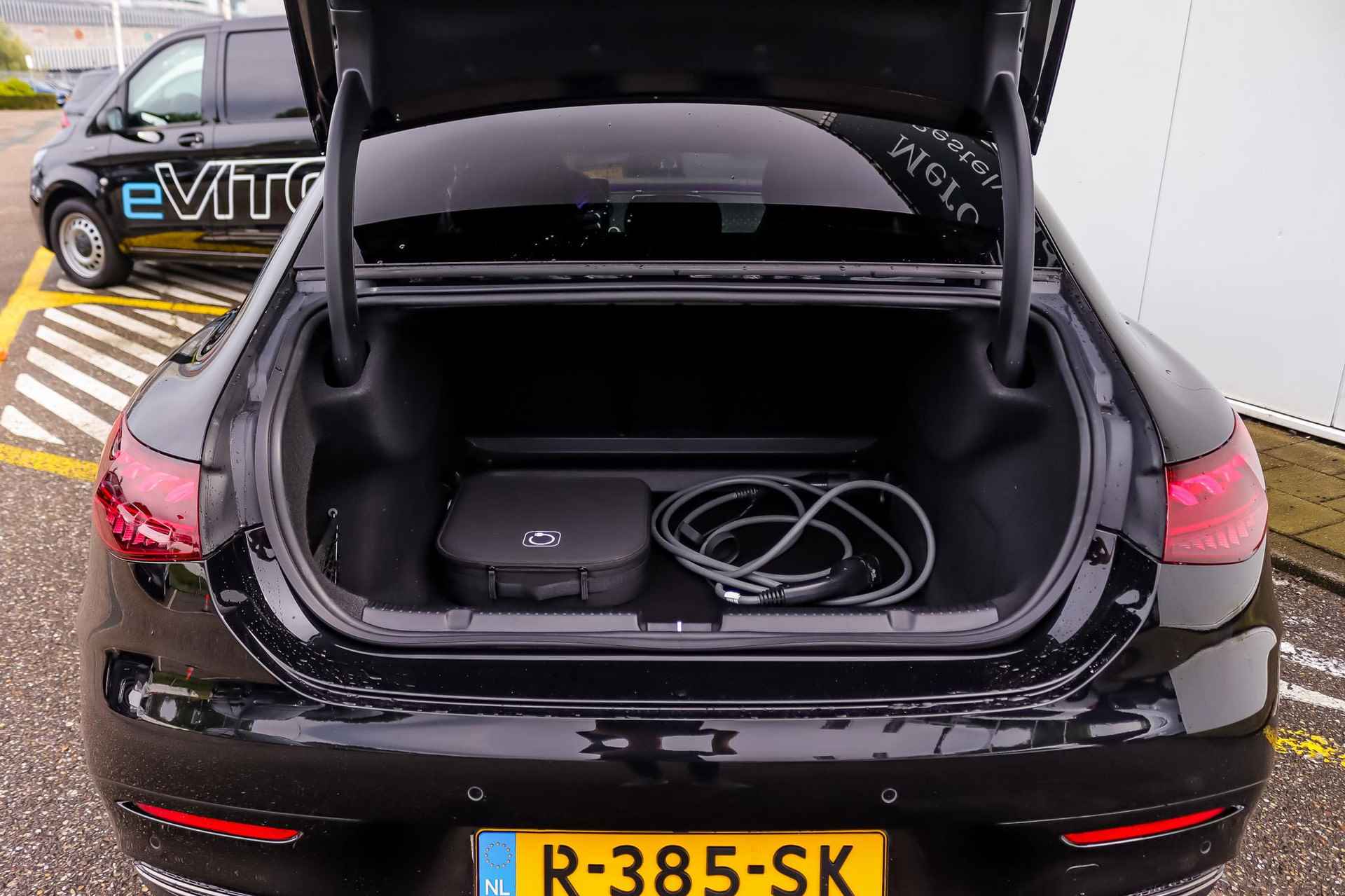 Mercedes-Benz EQE 350+ AMG Line 91 kWh 360 | Burmester | Panoramadak | Memory stoelen | Head up | - 40/43