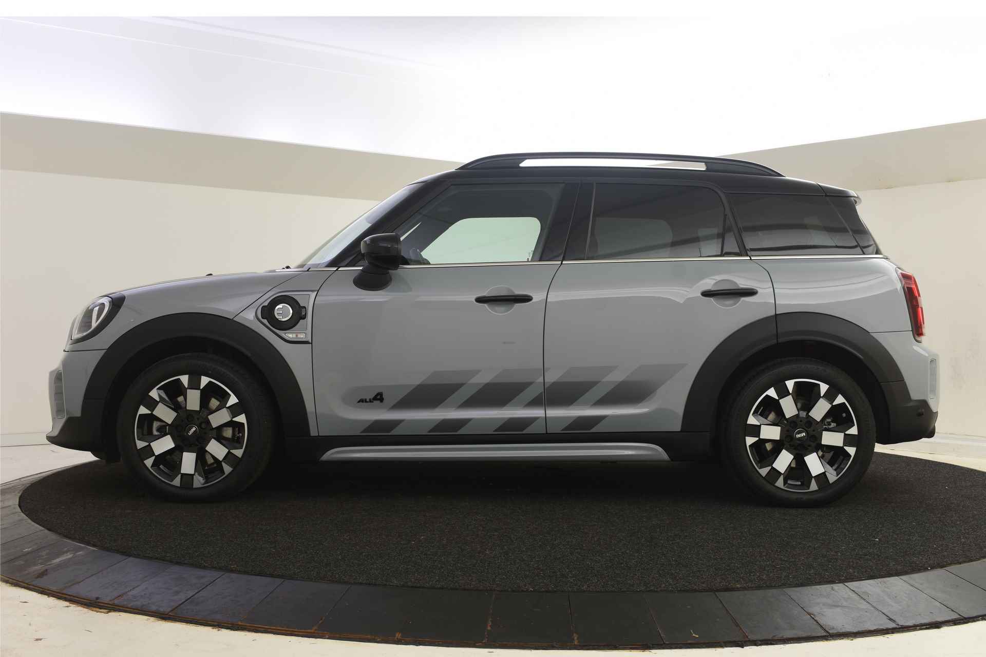 MINI Countryman Cooper SE ALL4 Untamed Automaat / Achteruitrijcamera / Comfort Access / LED / Cruise Control / Stoelverwarming / Comfortstoelen - 4/45