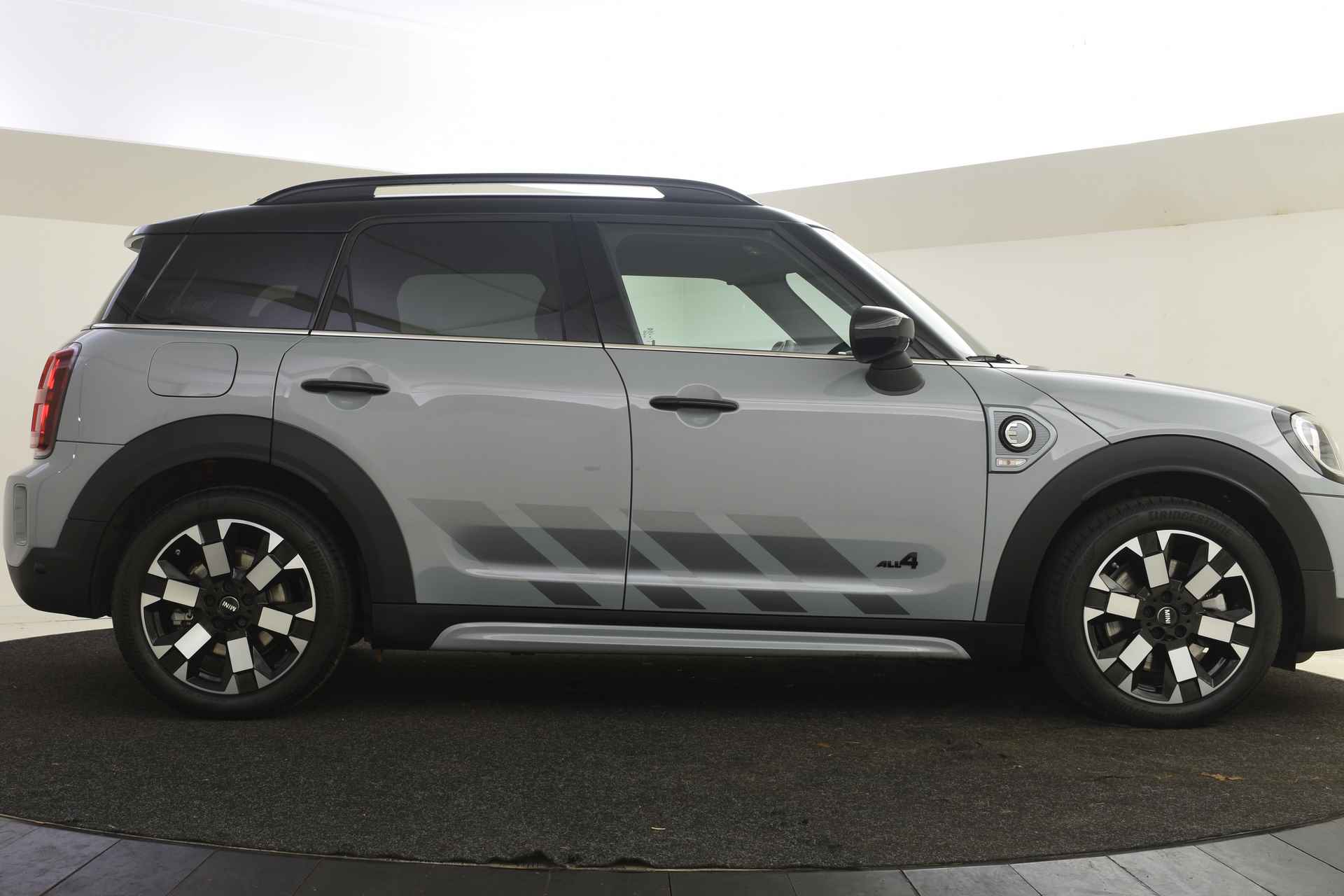 MINI Countryman Cooper SE ALL4 Untamed Automaat / Achteruitrijcamera / Comfort Access / LED / Cruise Control / Stoelverwarming / Comfortstoelen - 12/45