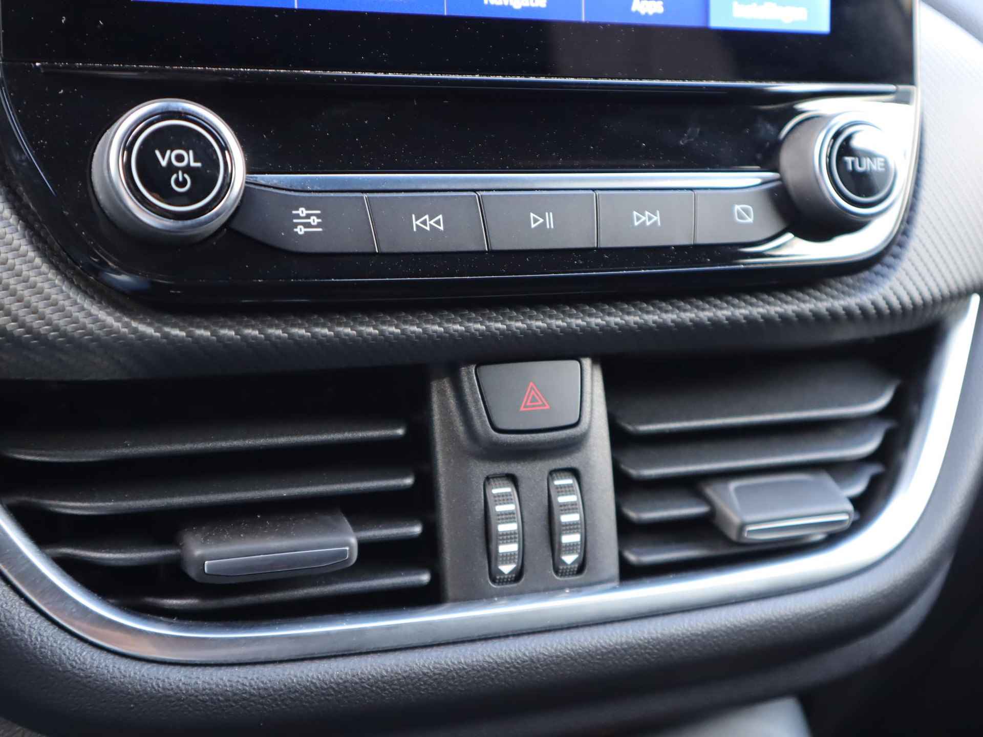 Ford Puma 1.0 EcoBoost Hybrid ST-Line X 125pk automaat | Stoel- stuur en voorruitverwarming | All season banden | B&O | Navigatie | Achteruit rij camera - 32/45