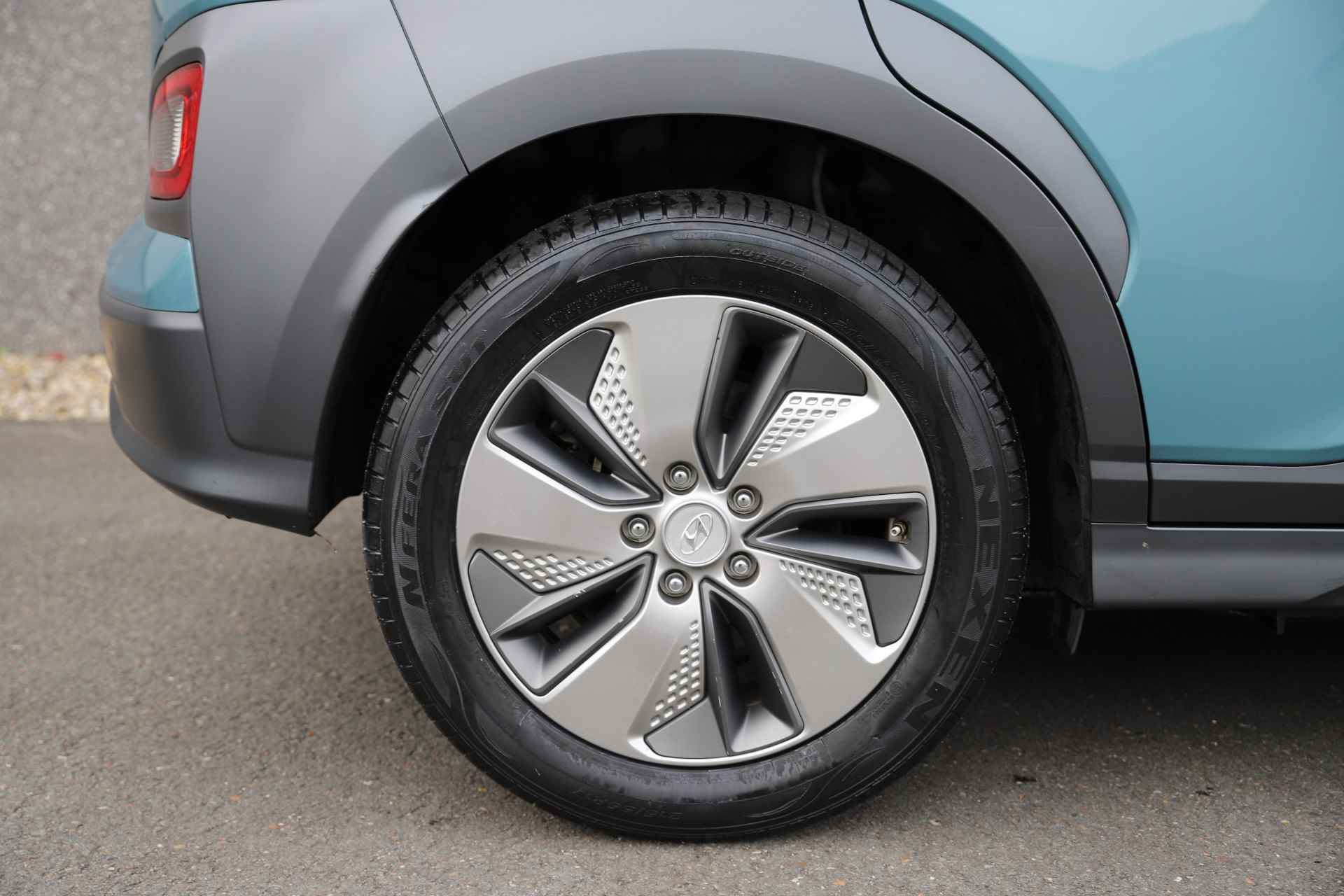 Hyundai KONA EV Premium 64 kWh/204pk/ Accu 99%/ Warmtepomp/Adaptive - 34/50