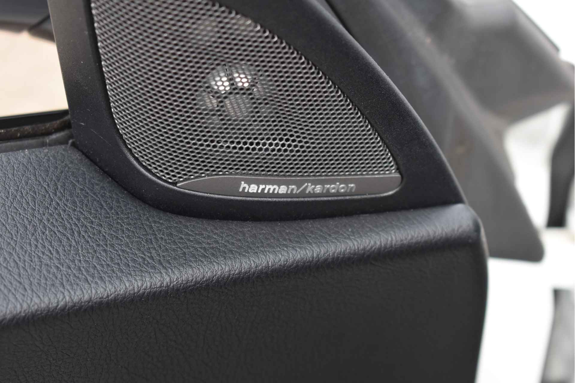 BMW 2 Serie Cabrio 218i High Executive M-Sport | Keyless | Harman/Kardon | DAB | Stoelverw | M-Stoelen | Full LED | LM-Velgen - 19/70