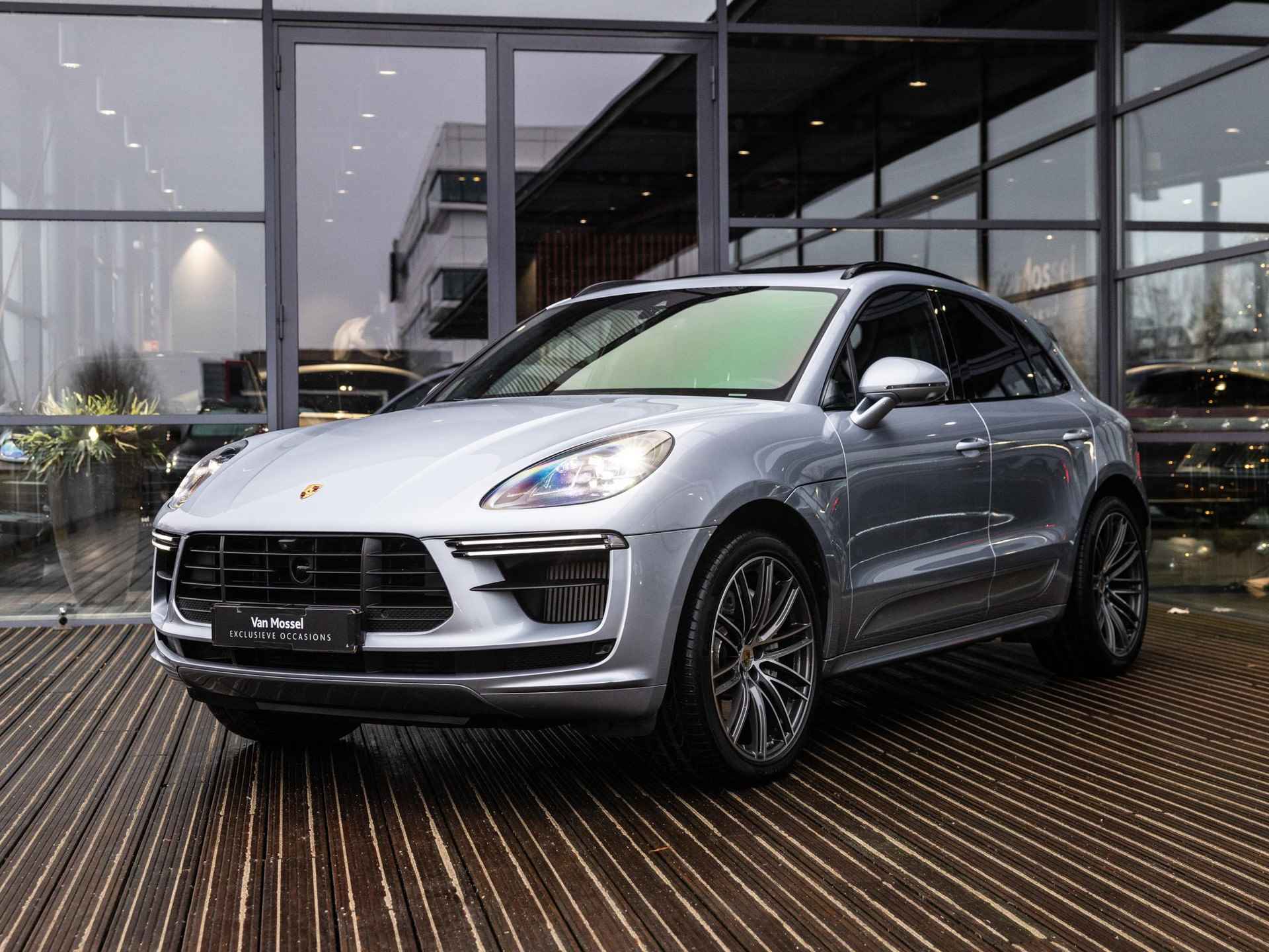 Porsche Macan 2.9 Turbo | SPORTDESIGN | SPORTCHRONO | SPORTUITLAATSYSTEEM | 18-WEG STOELEN | PASM +LUCHTVERING | PDLS+ | STUURBEKRACHTIGING + | PANORAMA/SCHUIF-KANTELDAK | NL AUTO | ALCANTARA DAKHEMEL | - 2/50