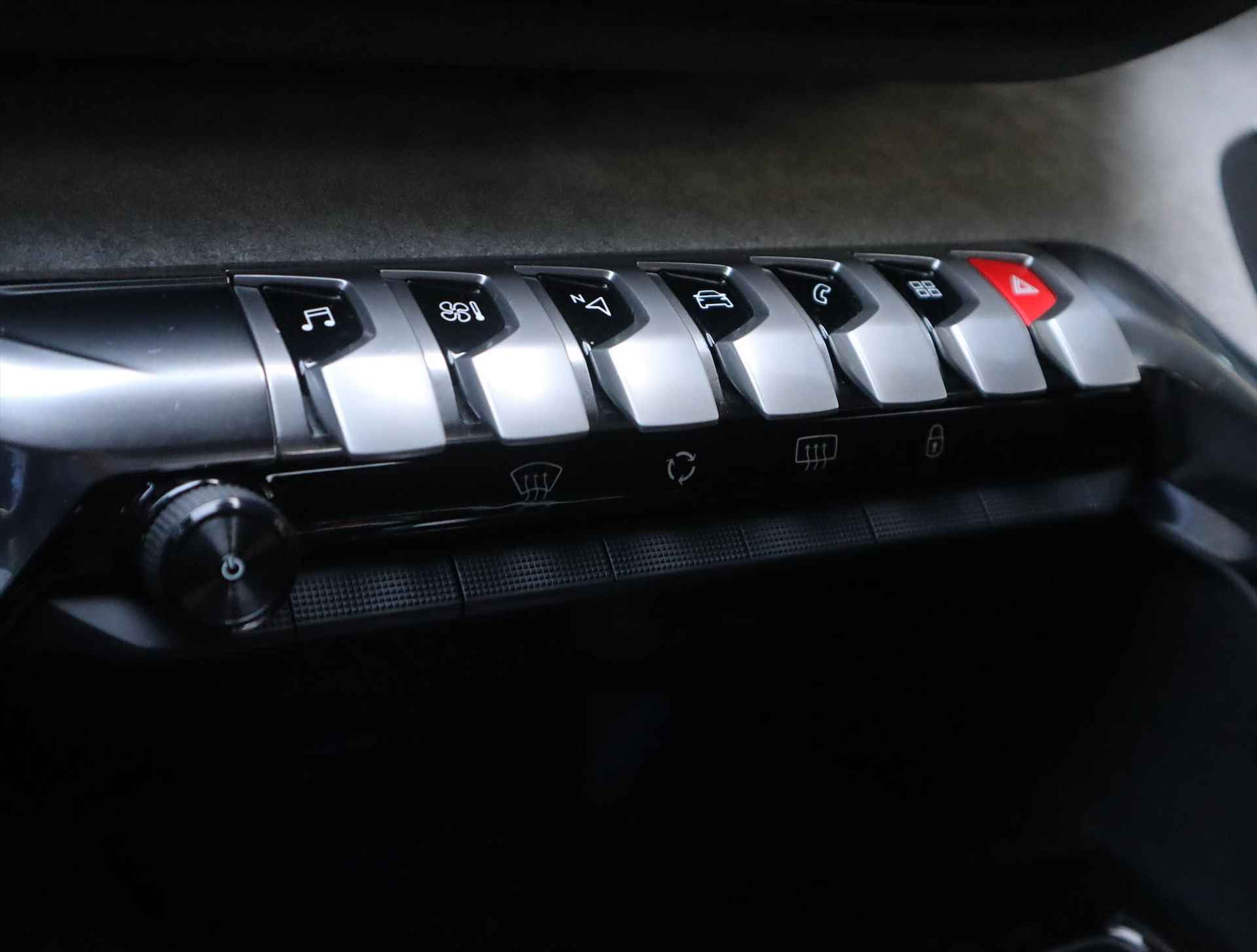 Peugeot 3008 SUV GT PureTech 130pk S&S EAT8 automaat, Rijklaarprijs, Navigatie Camera Adaptieve cruise control - 41/63