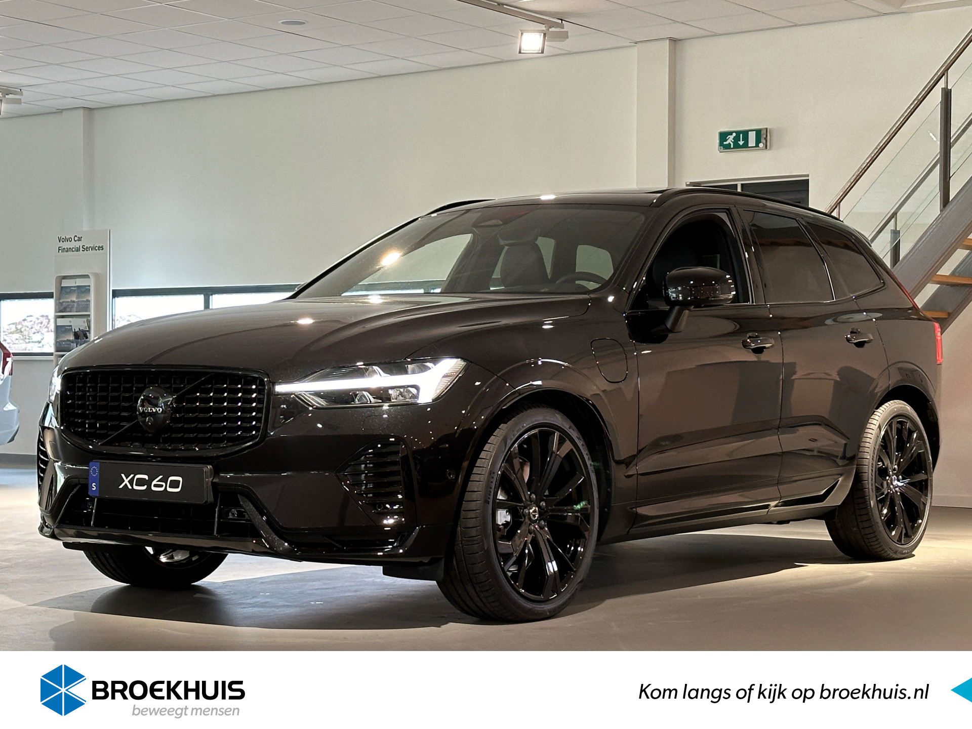 Volvo XC60 T6 AWD Recharge Black Edition | Luchtvering | 360° Camera | Head-Up Display | Harman Kardon | Full LED Meesturende koplampen | V