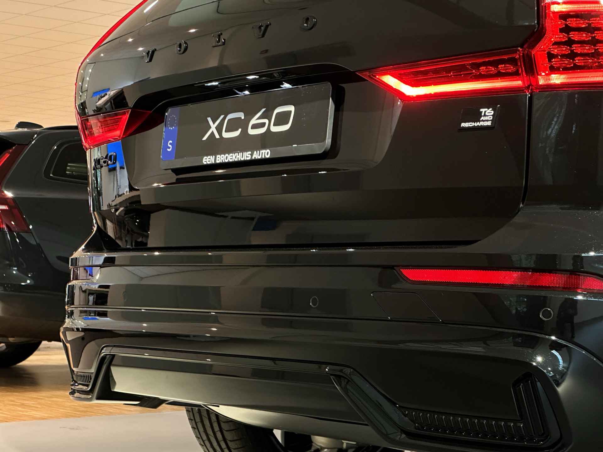 Volvo XC60 T6 AWD Recharge Black Edition | Luchtvering | 360° Camera | Head-Up Display | Harman Kardon | Full LED Meesturende koplampen | V - 16/52