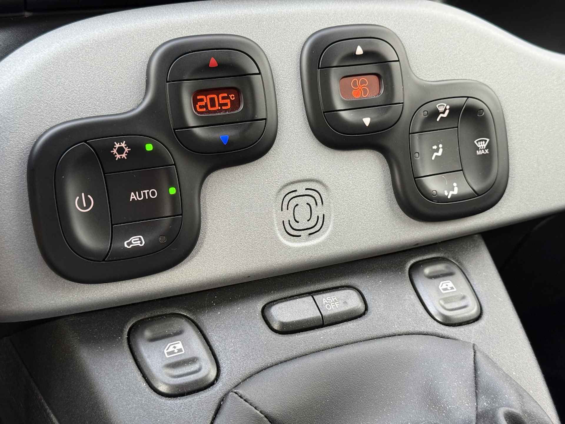 Fiat Panda 1.0 Hybrid 70 PK Garmin Cross | Carplay | Winter | Clima | 5p - 11/16