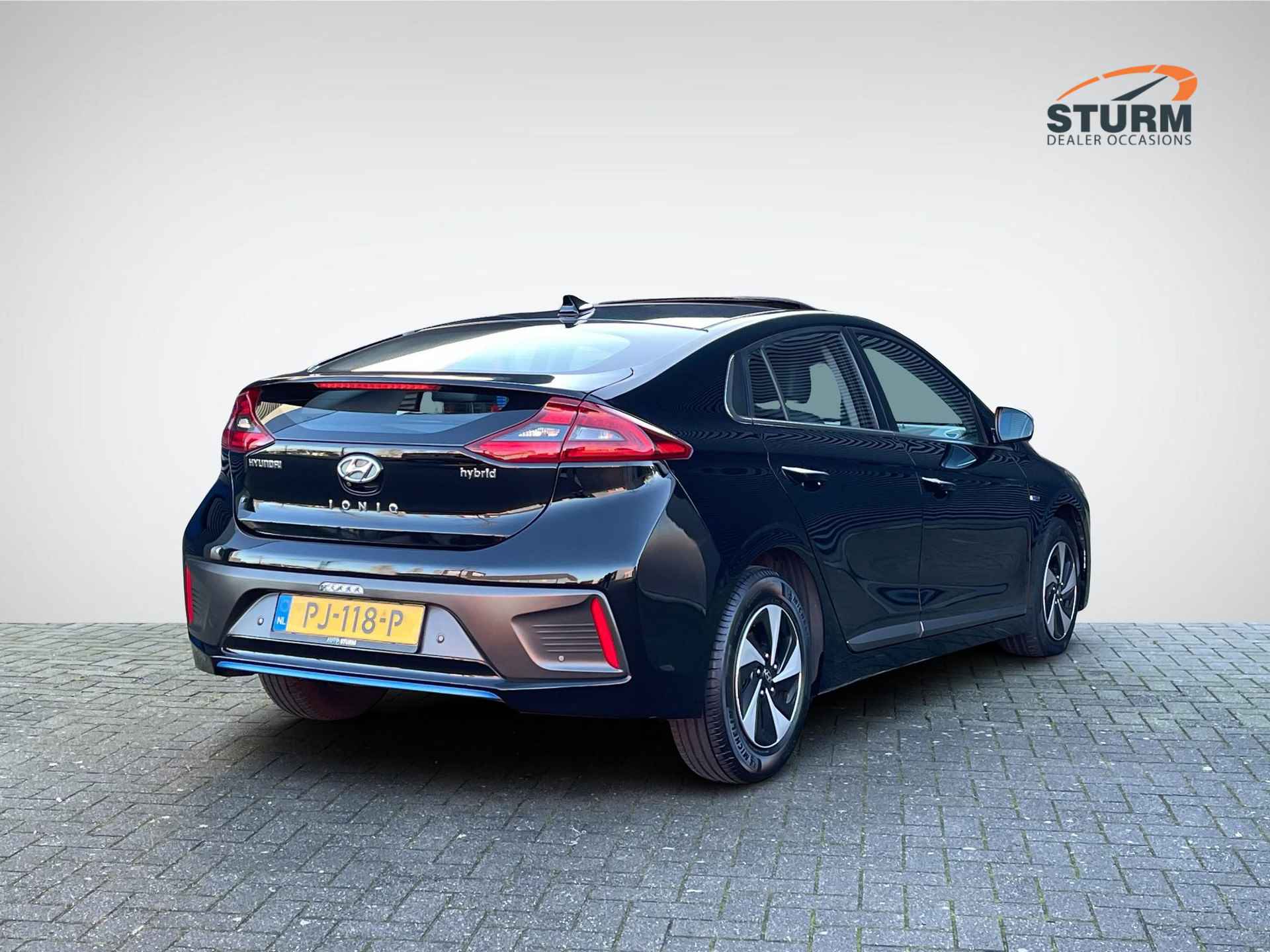 Hyundai IONIQ 1.6 GDi Premium | Schuif-/Kanteldak | Leder | Apple Carplay/Android | Stuur- + Stoelverwarming | Geheugenstoel | Rijklaarprijs! - 4/32