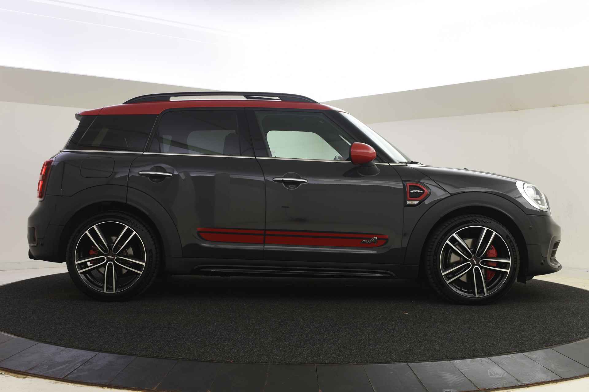 MINI Countryman JCW ALL4 Chili Automaat / Panoramadak / Adaptief onderstel / Achteruitrijcamera / LED / Head-Up / Park Assistant / Navigatie Professional / Cruise Control - 12/39