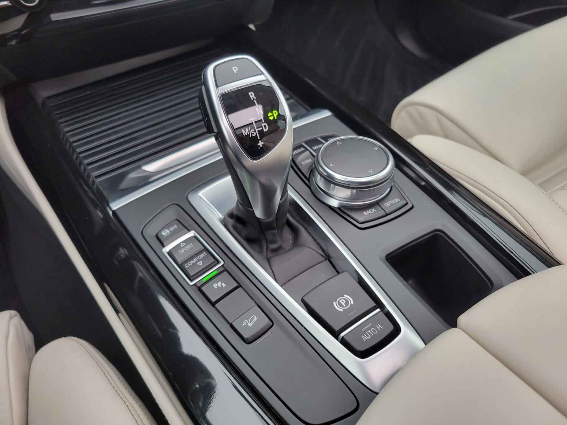 BMW X5 XDrive35i M-Sport | Hud | |B&O | Camera | Volledig dealer onderhouden - 41/45