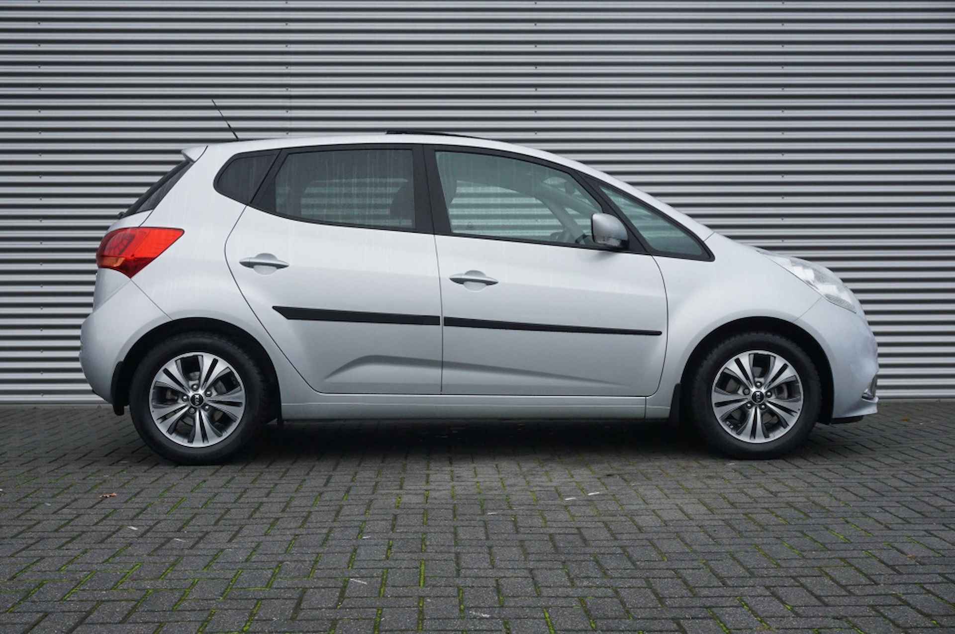 Kia Venga 90PK Summer Ed HOGE ZIT | 1E EIG! | PANO | NAVI | CAMERA | LUXE! - 6/46