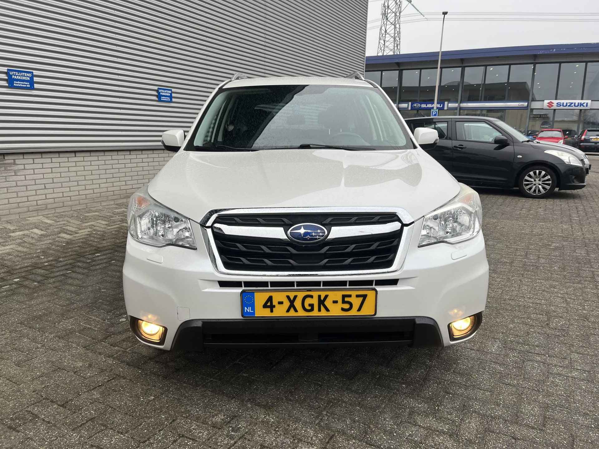 Subaru Forester 2.0 Luxury | Achteruitrijcamera | Trekhaak | Navigatie | Leer | Cito Onderhouden - 2/35