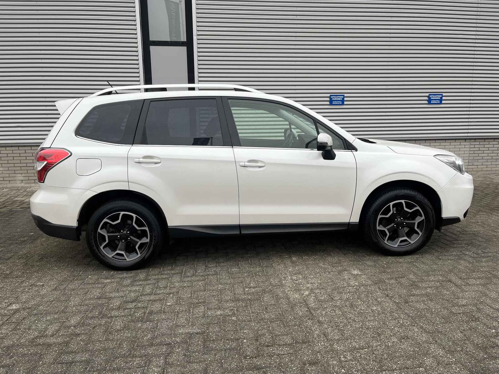 Subaru Forester 2.0 Luxury | Achteruitrijcamera | Trekhaak | Navigatie | Leer | Cito Onderhouden - 6/35