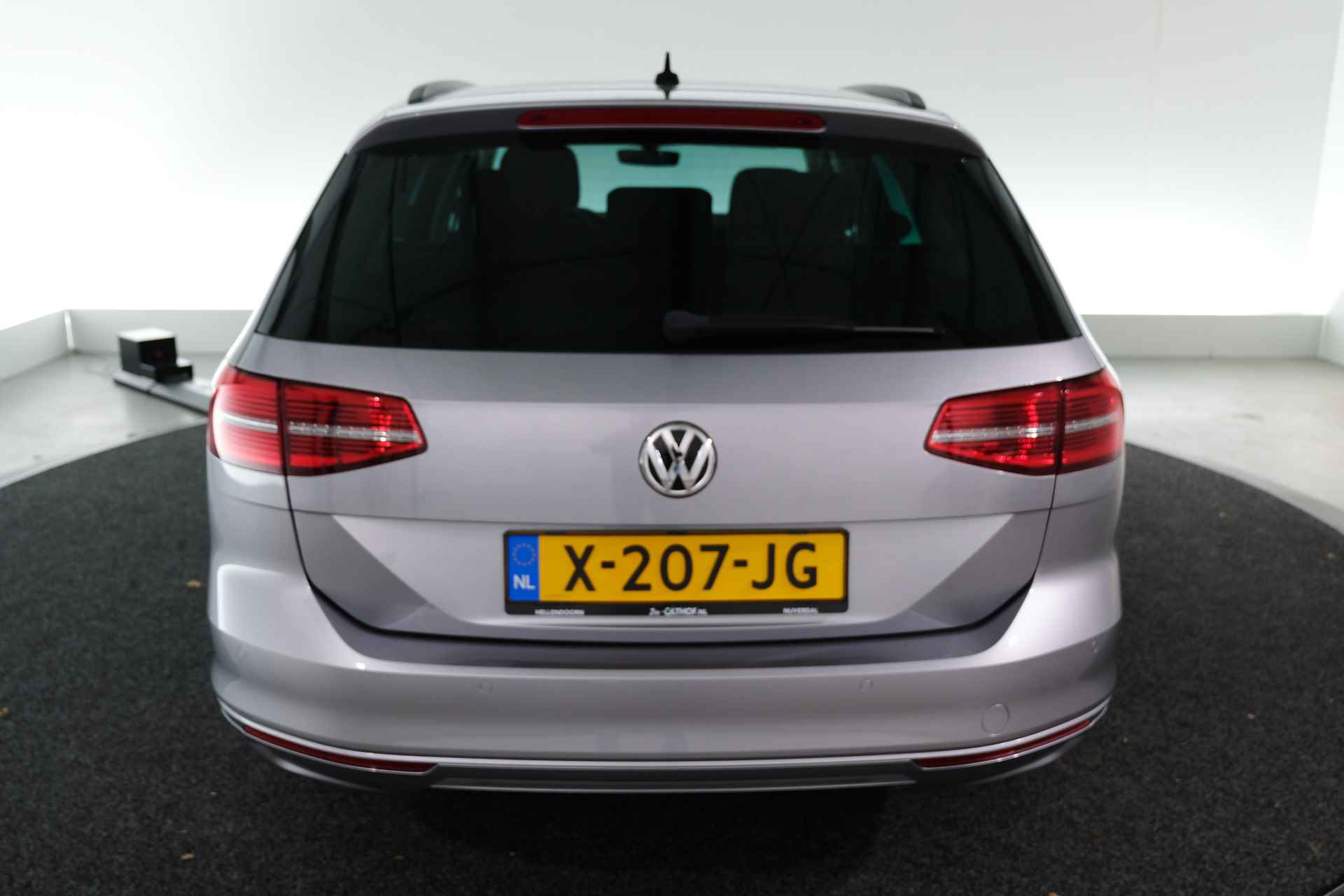 Volkswagen Passat Variant 1.6 TDI Comfortline / ADAP. CRUISE / CLIMA / NAVI / CAMERA / - 14/29