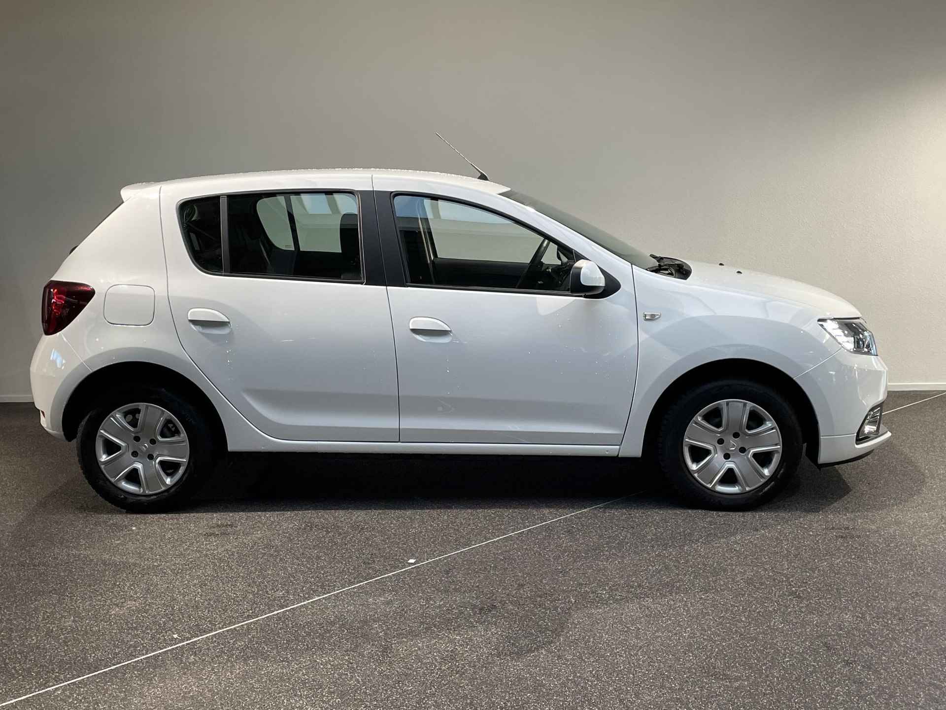 Dacia Sandero 0.9 TCe Laureate - 16/30