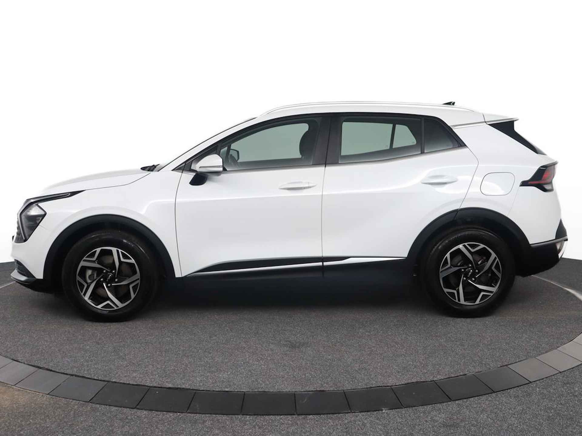 Kia Sportage 1.6 T-GDi MHEV DynamicLine - Airco - Navigatie - Camera - Stuur-/stoelverwarming - LM-velgen - LED - Fabrieksgarantie t/m 30-03-2033 - 3/53