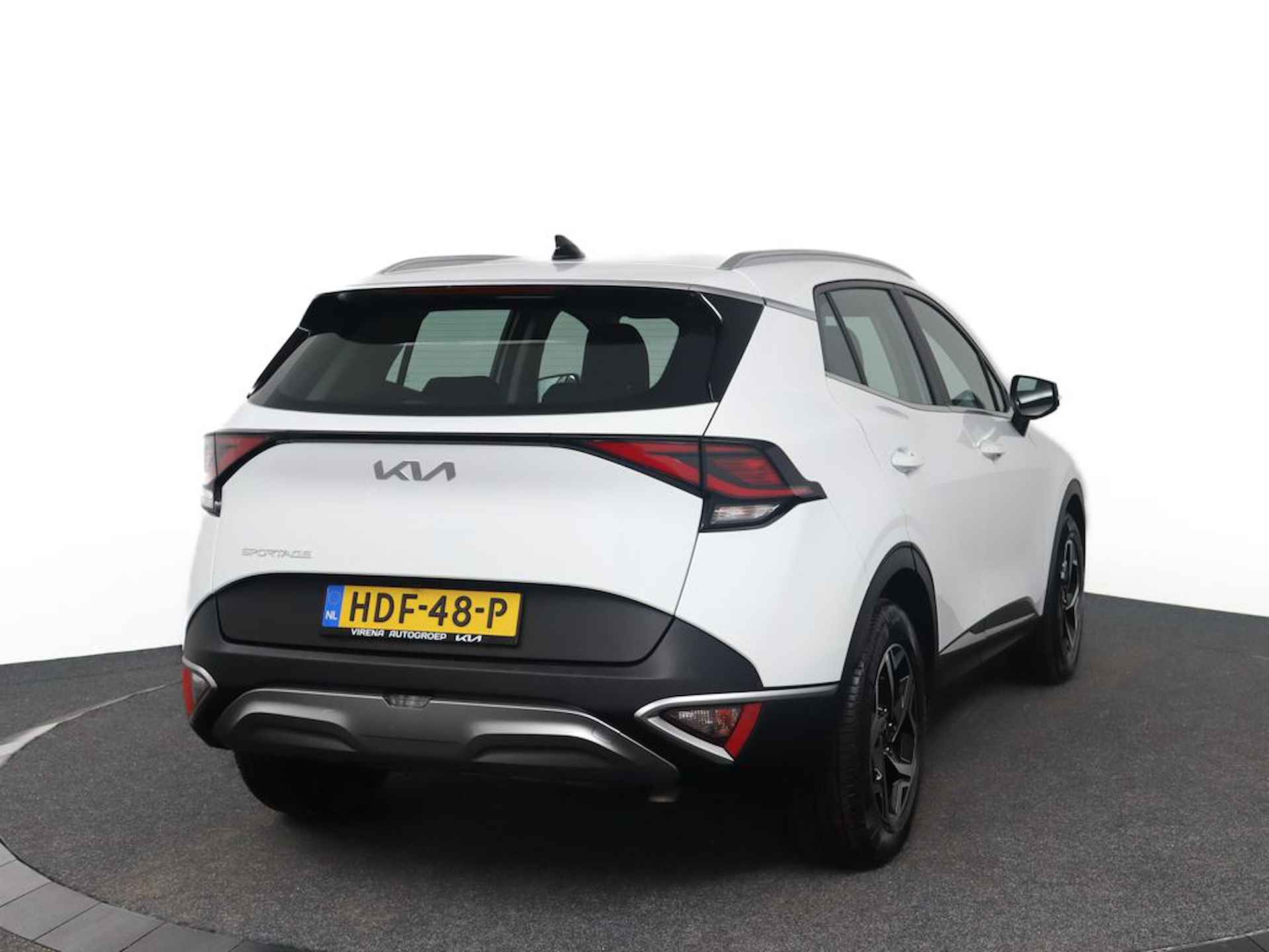 Kia Sportage 1.6 T-GDi MHEV DynamicLine - Airco - Navigatie - Camera - Stuur-/stoelverwarming - LM-velgen - LED - Fabrieksgarantie t/m 30-03-2033 - 7/53