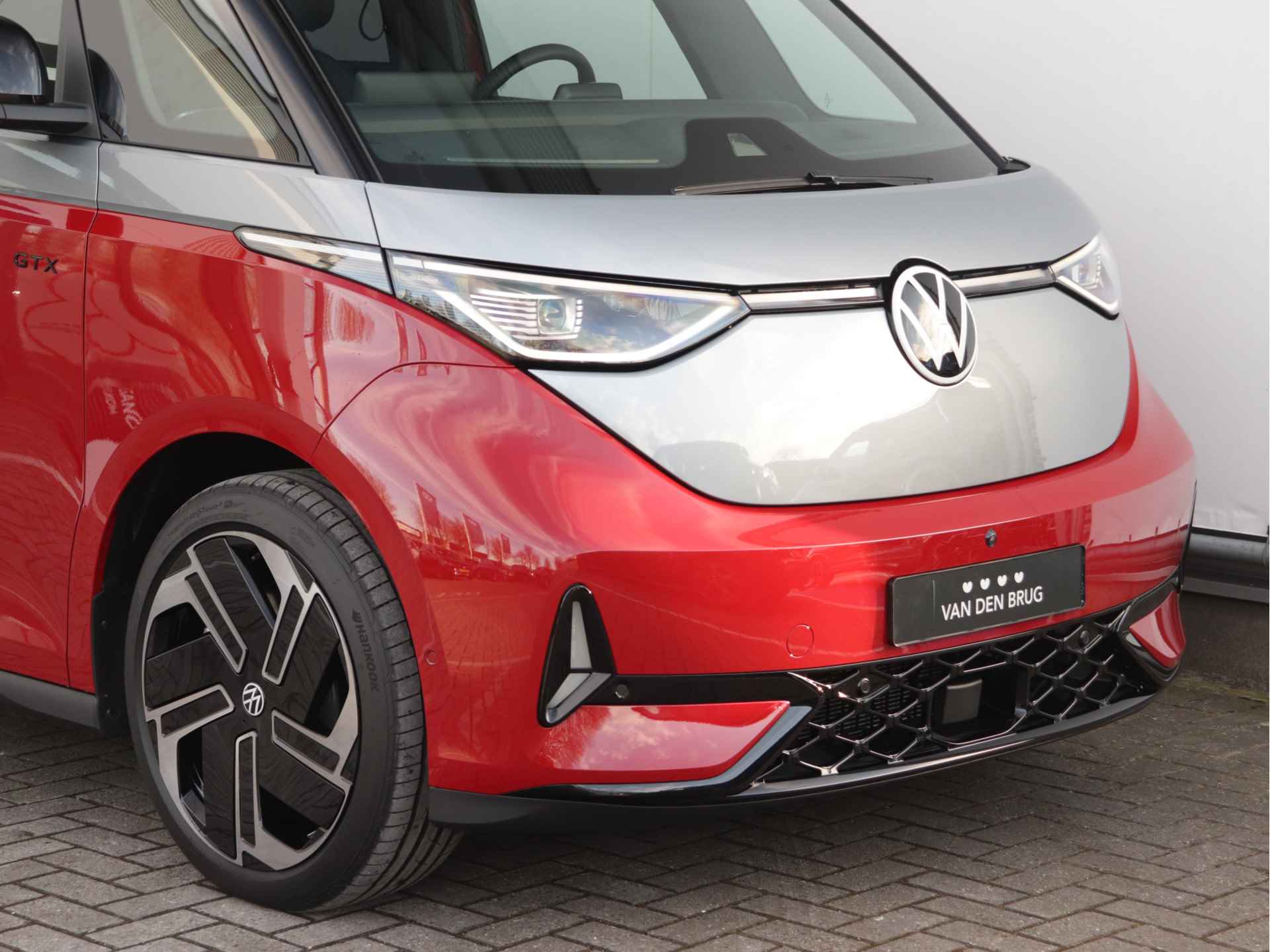 Volkswagen ID. Buzz GTX 86 kWh LWB 7p. 4Motion 340pk | Direct leverbaar! | 7 zitplaatsen | Panorama dak | Elektrische deuren | 360° camera | Harman/Kardon | - 7/71