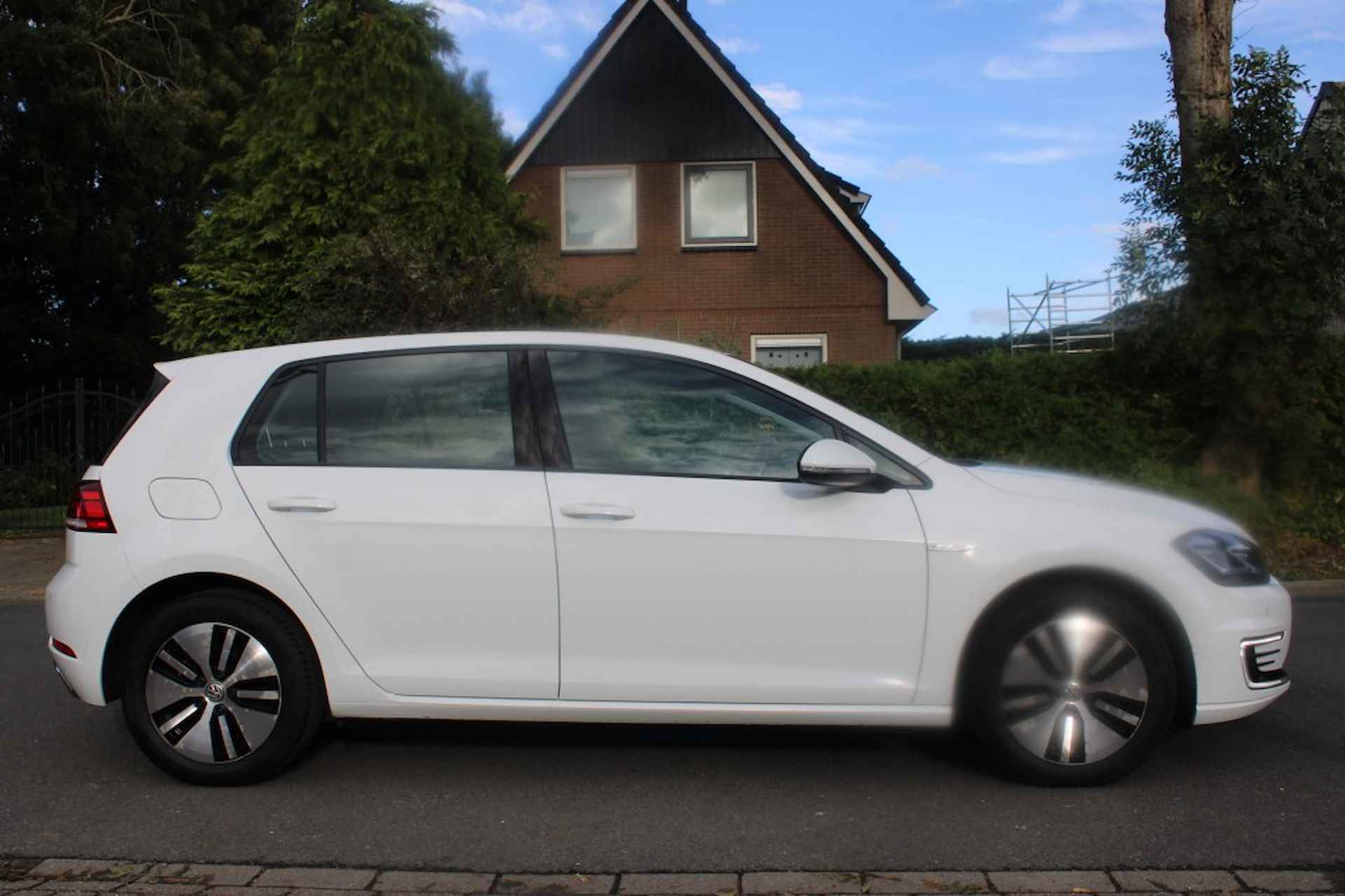 VOLKSWAGEN Golf E edition navigatie adaptief cruise park pilot winterset NAP - 6/24