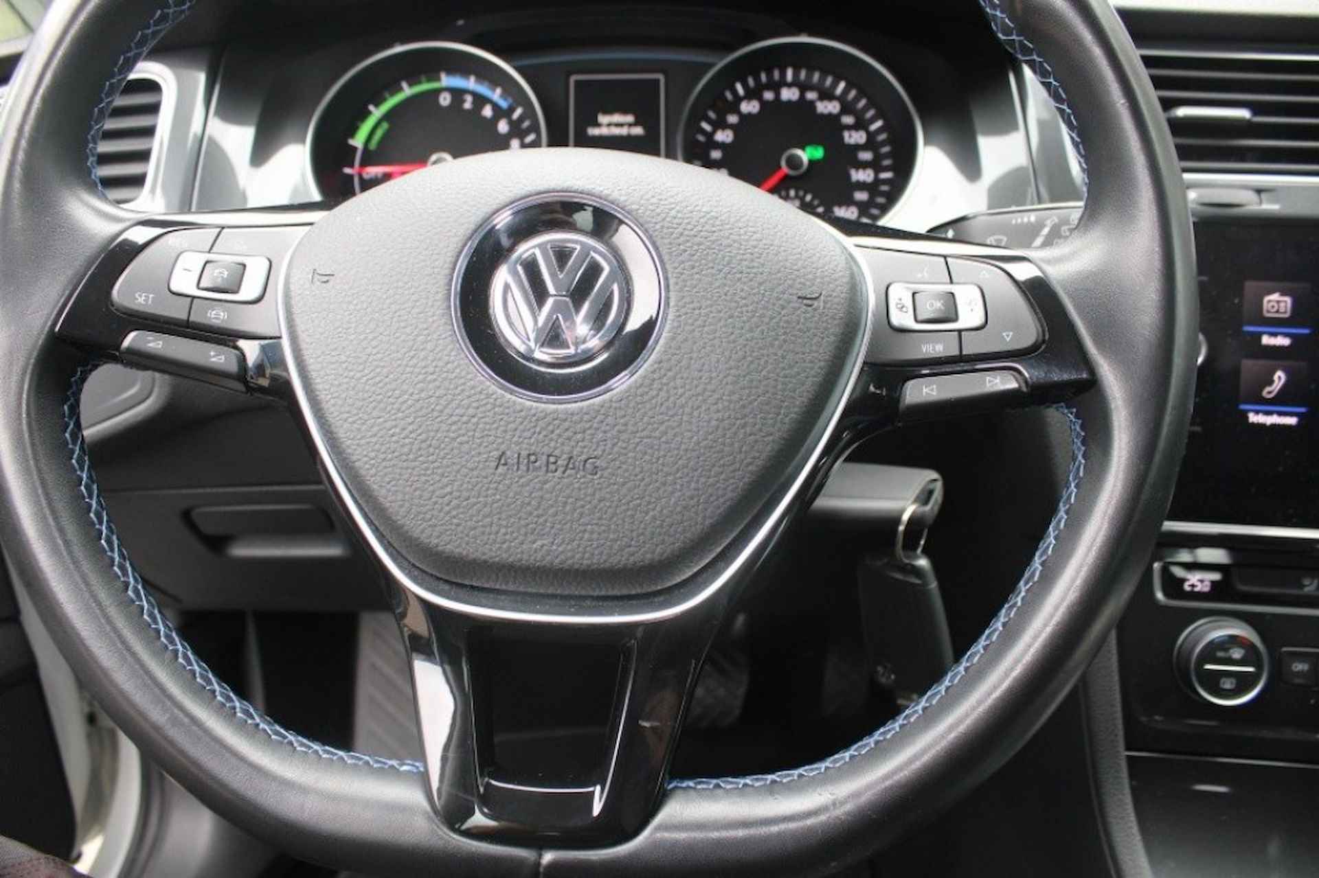 VOLKSWAGEN Golf E edition navigatie adaptief cruise park pilot winterset NAP - 15/24