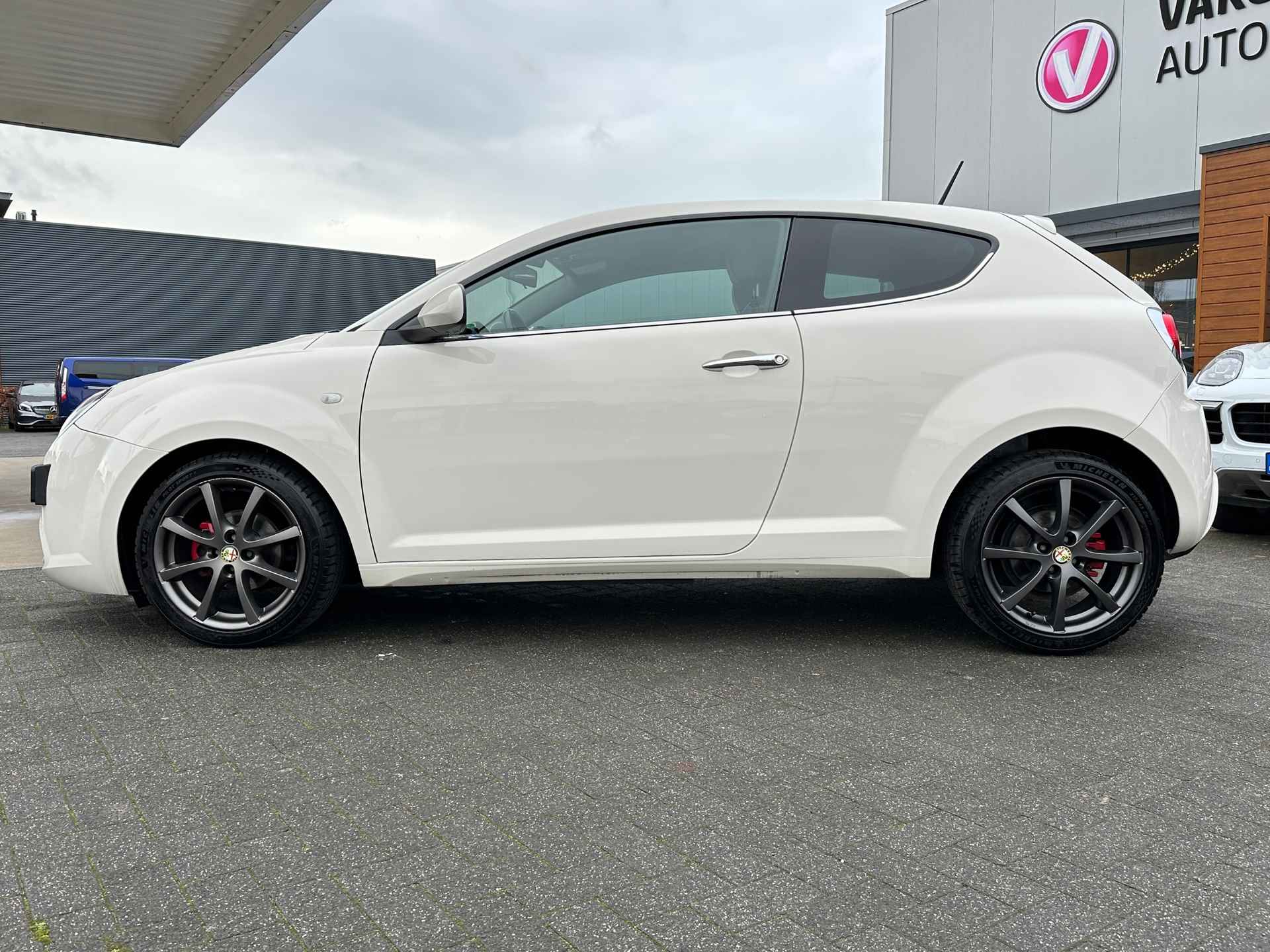 Alfa Romeo MiTo 0.9 TwinAir Esclusivo|Nieuwe remmen/banden Voor + Achter!|PDC Achter|Cruise Control|Navi|Leder|Climate Control - 3/28