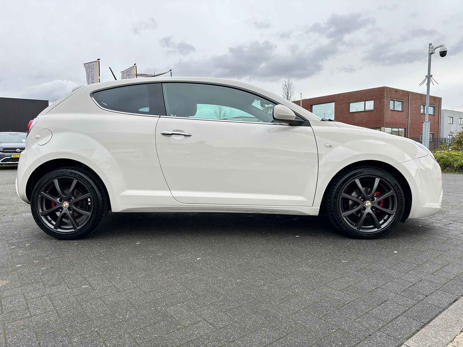 Alfa Romeo MiTo 0.9 TwinAir Esclusivo|Nieuwe remmen/banden Voor + Achter!|PDC Achter|Cruise Control|Navi|Leder|Climate Control - 24/28