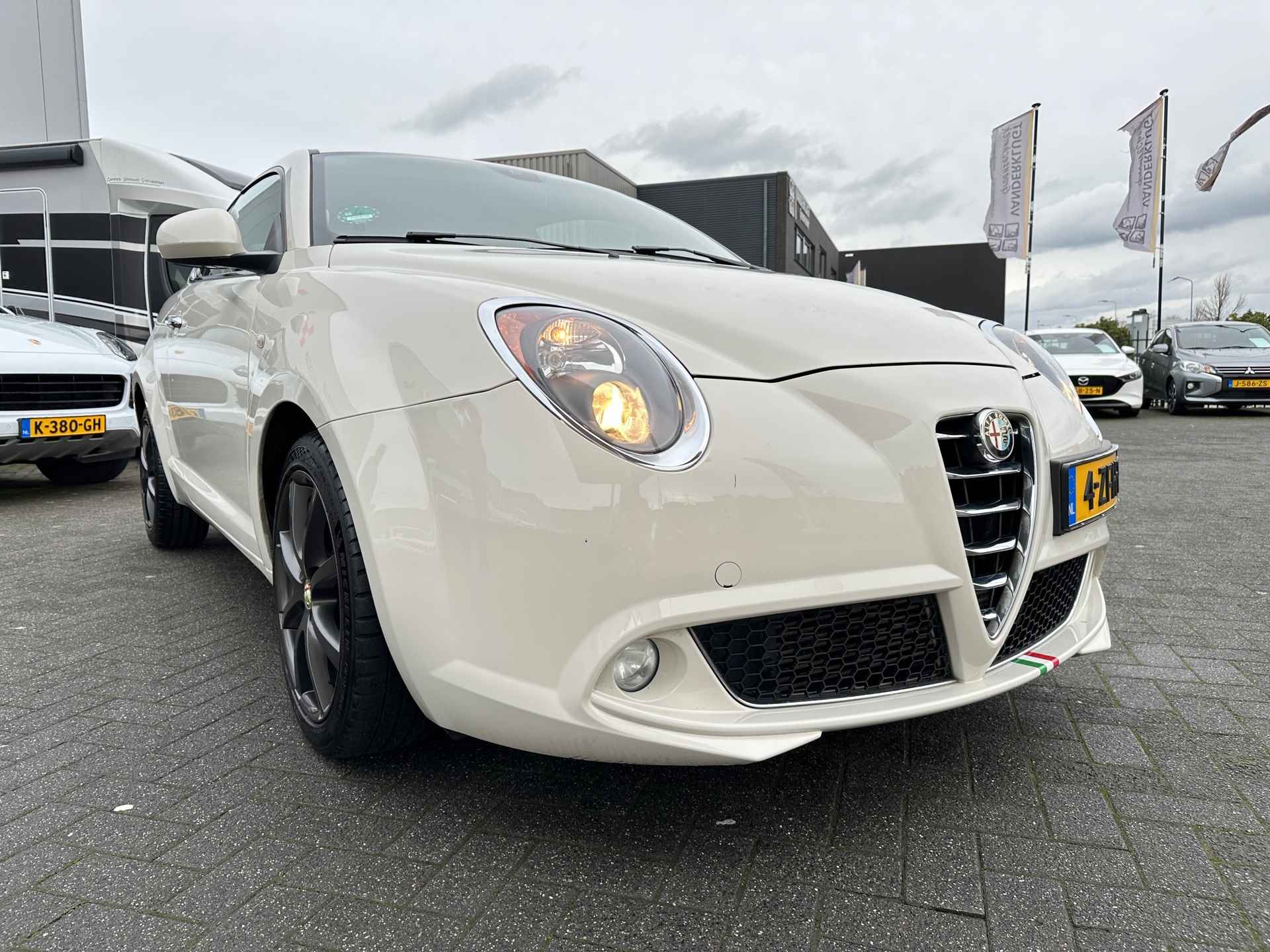 Alfa Romeo MiTo 0.9 TwinAir Esclusivo|Nieuwe remmen/banden Voor + Achter!|PDC Achter|Cruise Control|Navi|Leder|Climate Control - 25/28