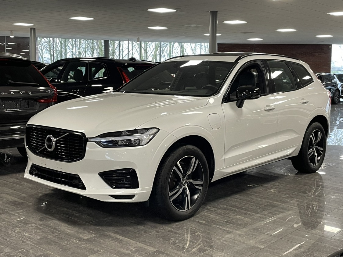 Volvo XC60 T6 AWD Recharge R-Design | Harman Kardon | Stoel en Stuurwielverwarming | Parkeercamera | BLIS Dode Hoek Detectie | Schuifdak |