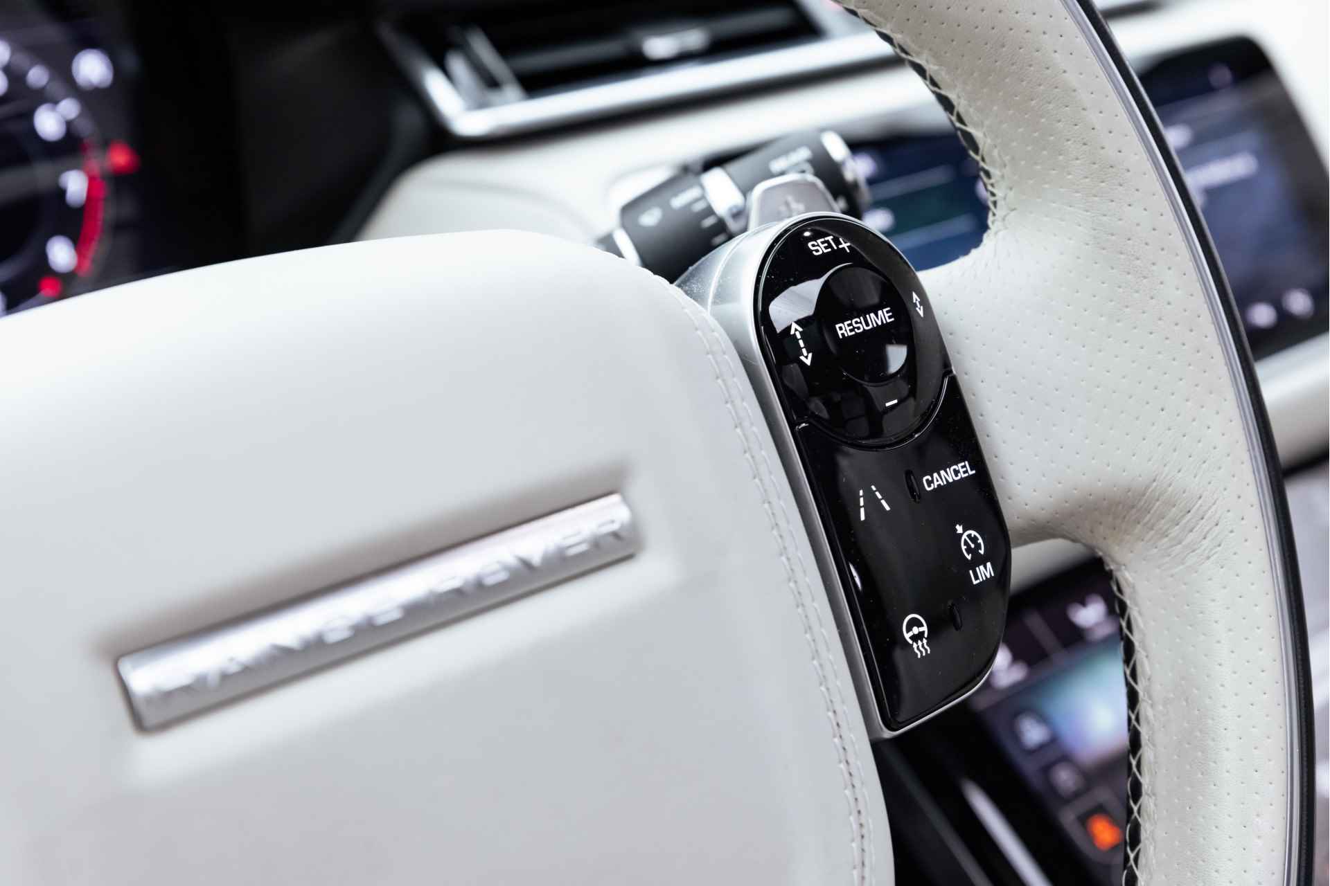 Land Rover Range Rover Velar 3.0 V6 SC R-Dynamic HSE | Adaptive Cruise Control | Carbon Interieur afwerking | Elektrische trekhaak | - 17/34