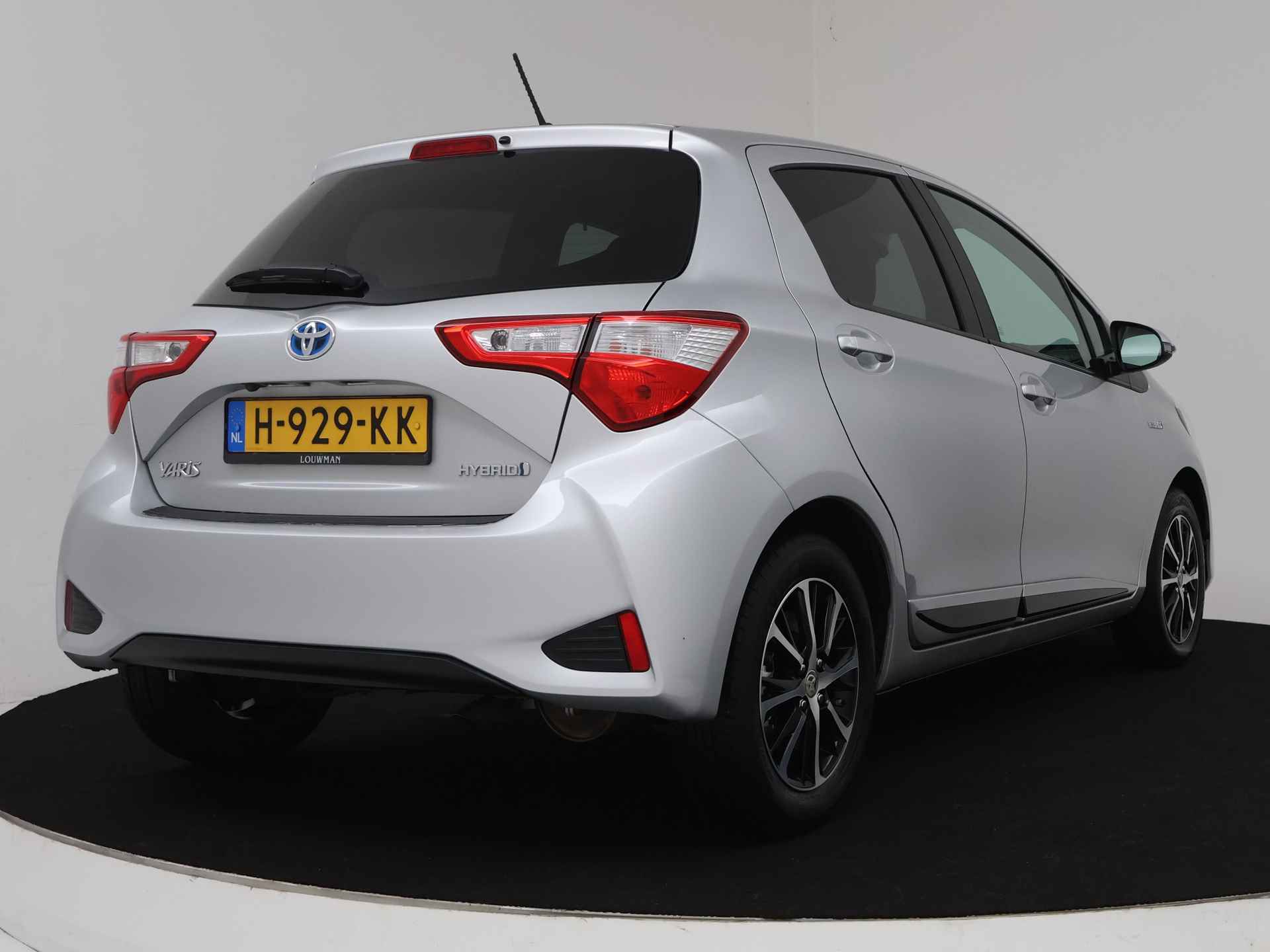 Toyota Yaris 1.5 Hybrid Dynamic Limited | Climate Control | Cruise Control | Navigatie | LM velgen | - 3/42