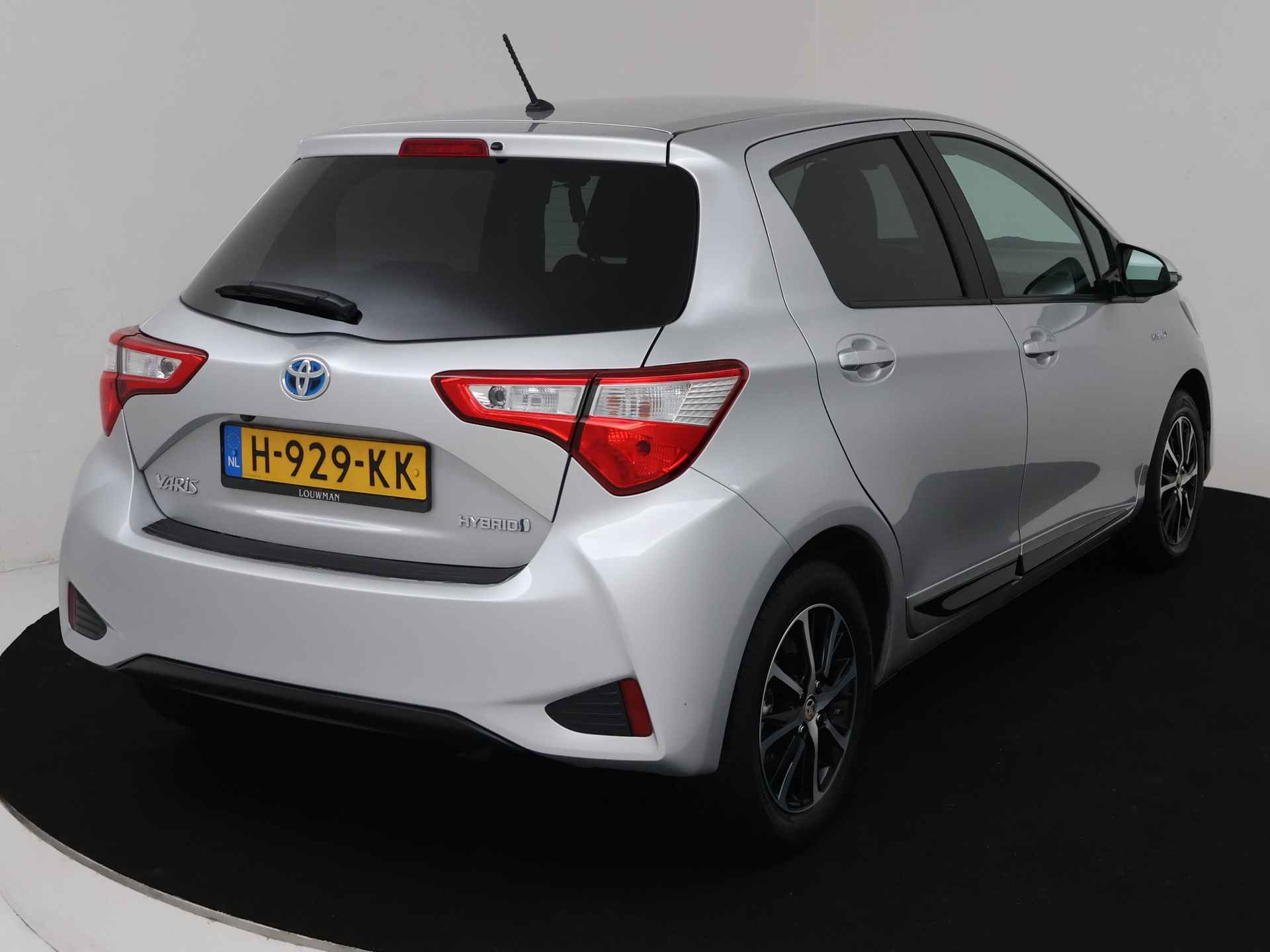 Toyota Yaris 1.5 Hybrid Dynamic Limited | Climate Control | Cruise Control | Navigatie | LM velgen | - 18/42