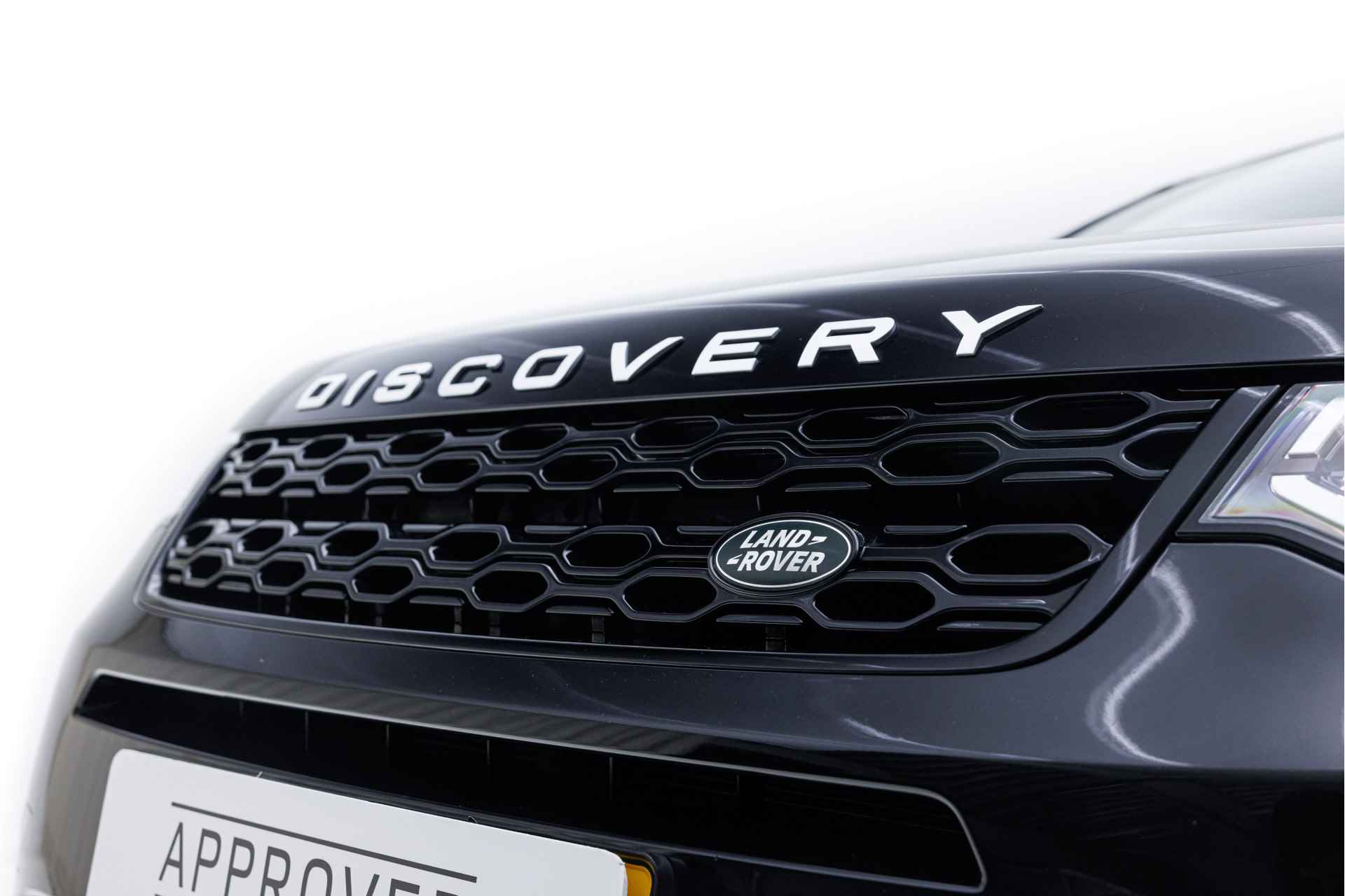 Land Rover Discovery Sport P300e S PHEV AWD | 20 Inch | Afneembare trekhaak | 360gr Camera | El. Achterklep - 28/38