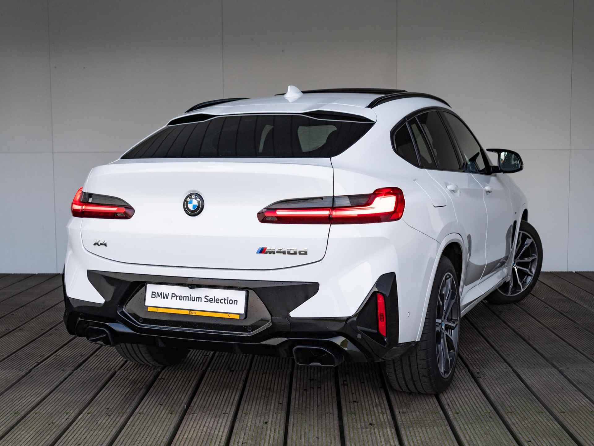 BMW X4 M40d | High Executive | M Sportpakket | 20 inch | Glazen panoramadak | Driving Assistant Professional | BMW Laserlight | Head Up Display - 2/44